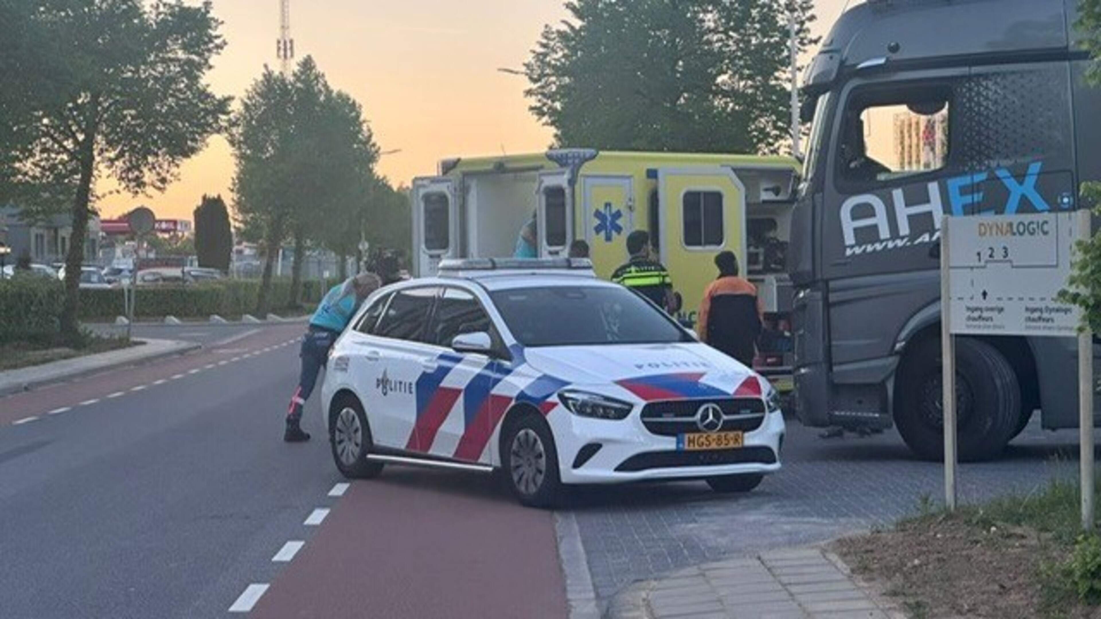 Voetganger gewond na aanrijding door vrachtwagen in Nuth