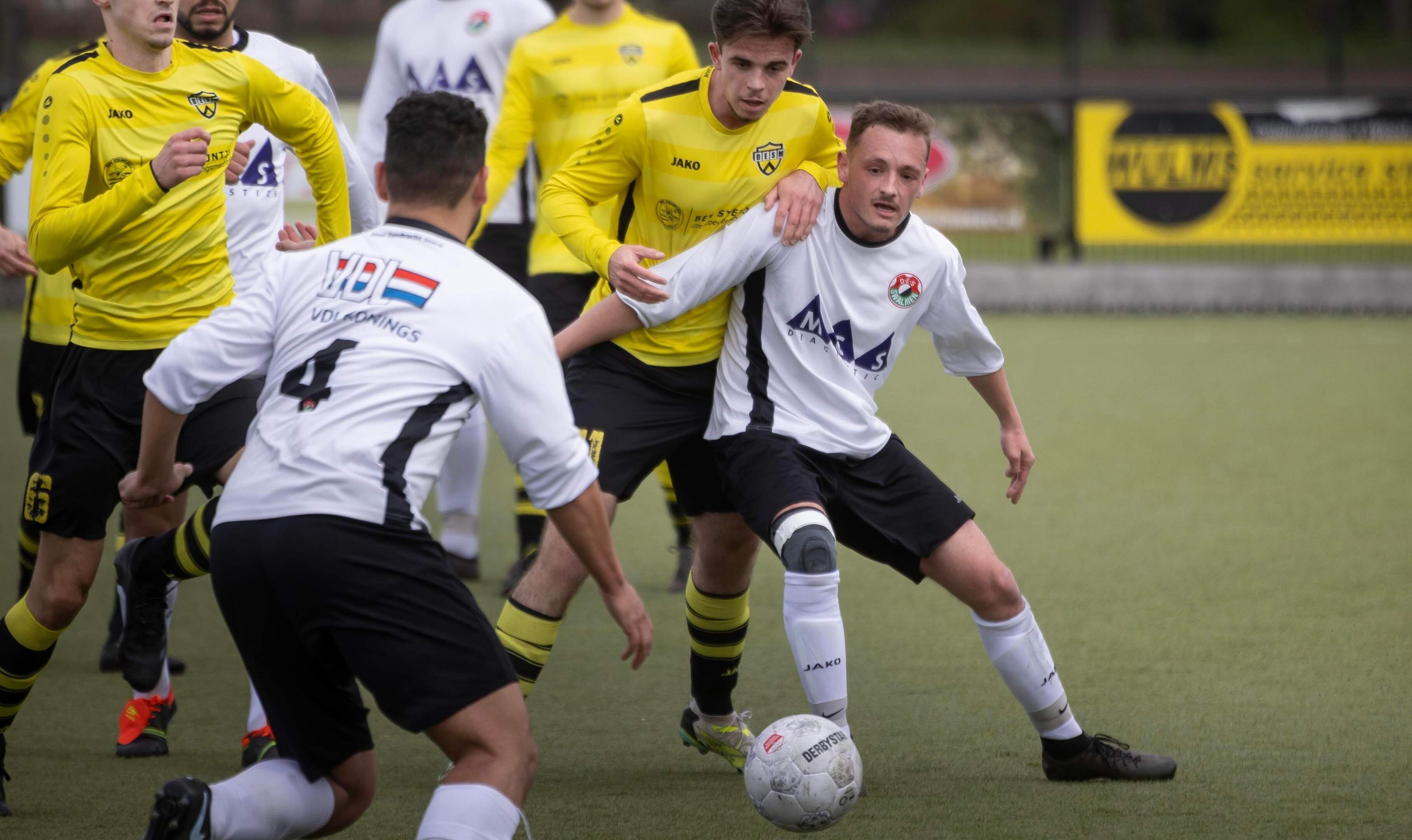 DES Swalmen en Eindse Boys houden titelstrijd springlevend: ‘Kreeg zelfs appjes van jongens of ze me