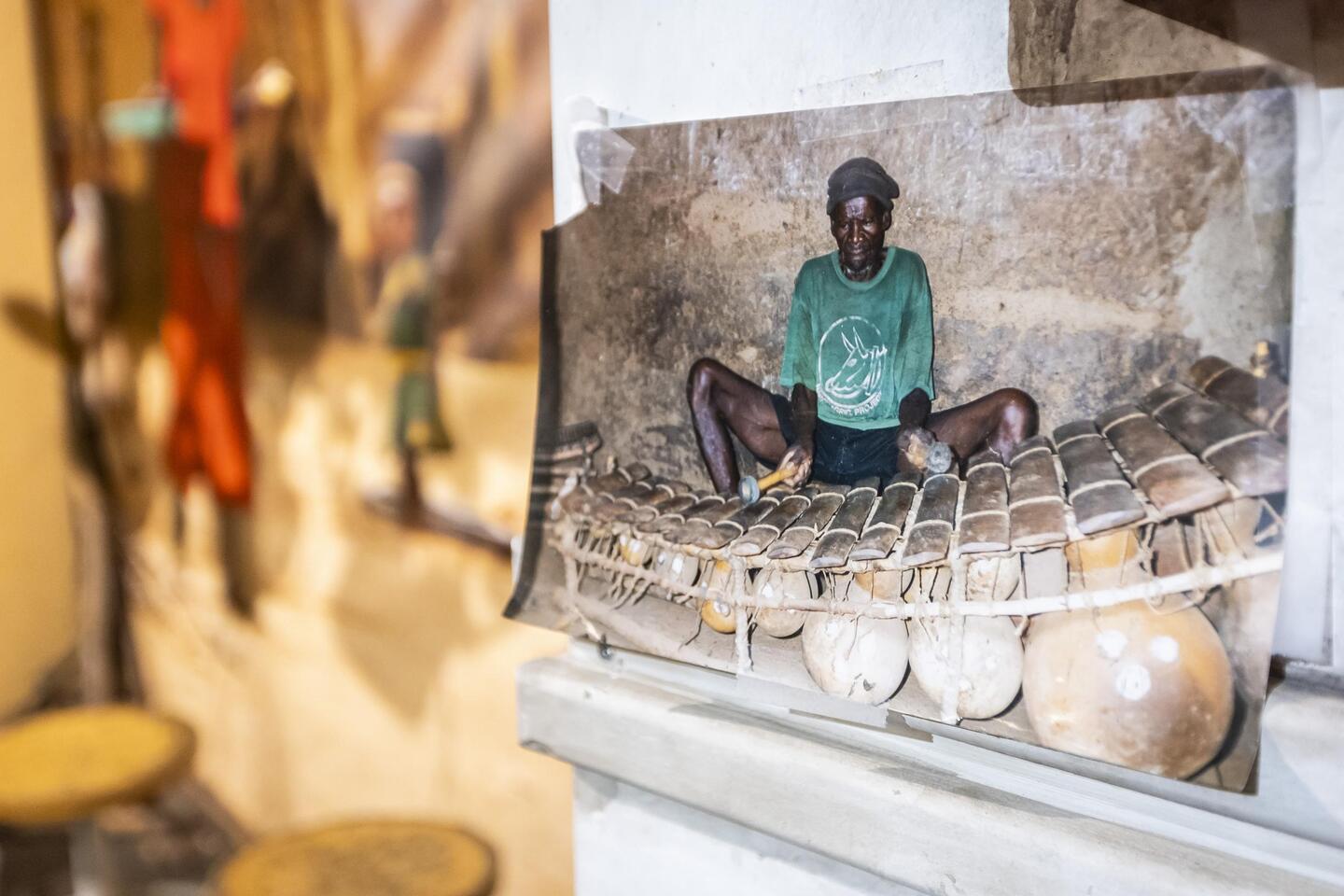 Ghanese balafoon met houten staven, pompoenen en vloeitjes klinkt na ...