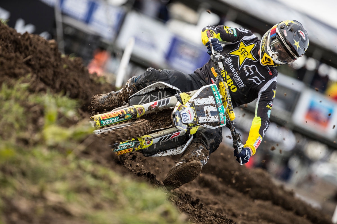 Kay Hennekens uit Spaubeek liep als jongetje van huis weg om naar motorcross te kijken, nu is hij te