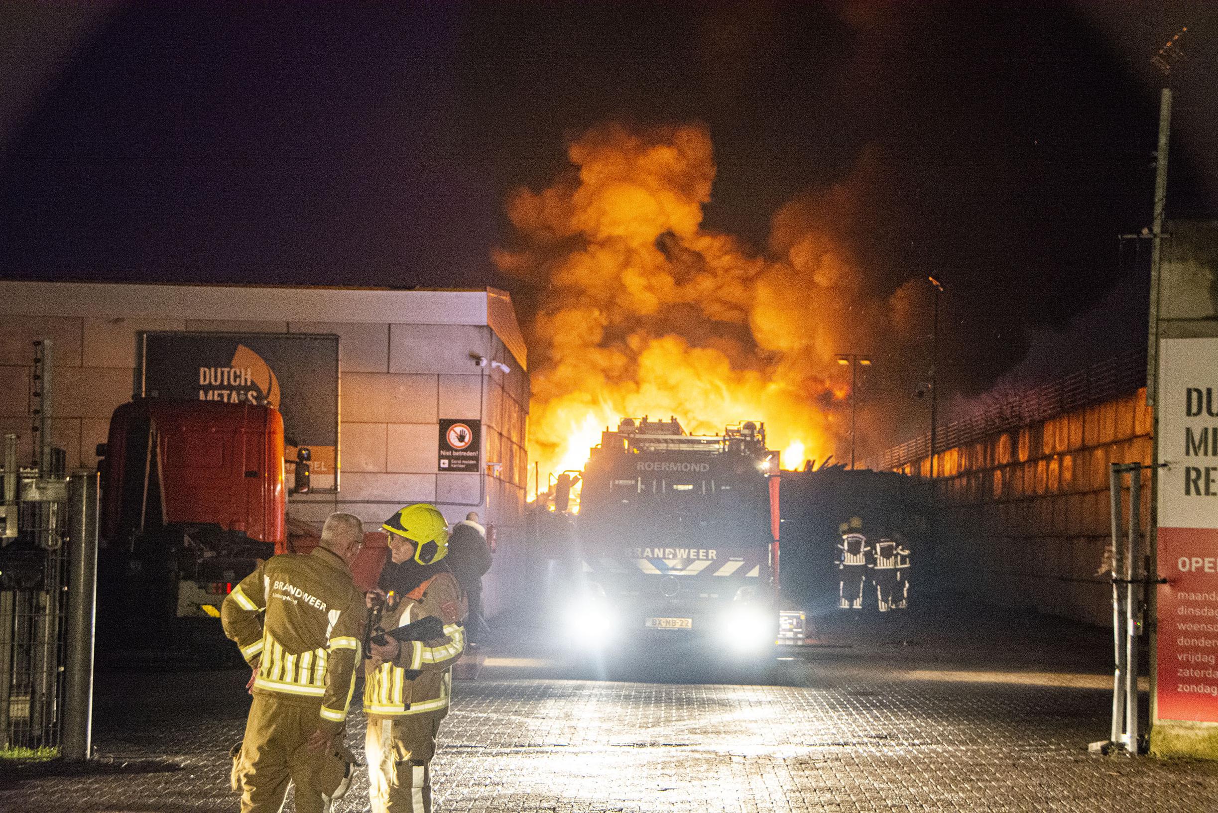 Grote brand op industrieterrein Swalmen brand meester
