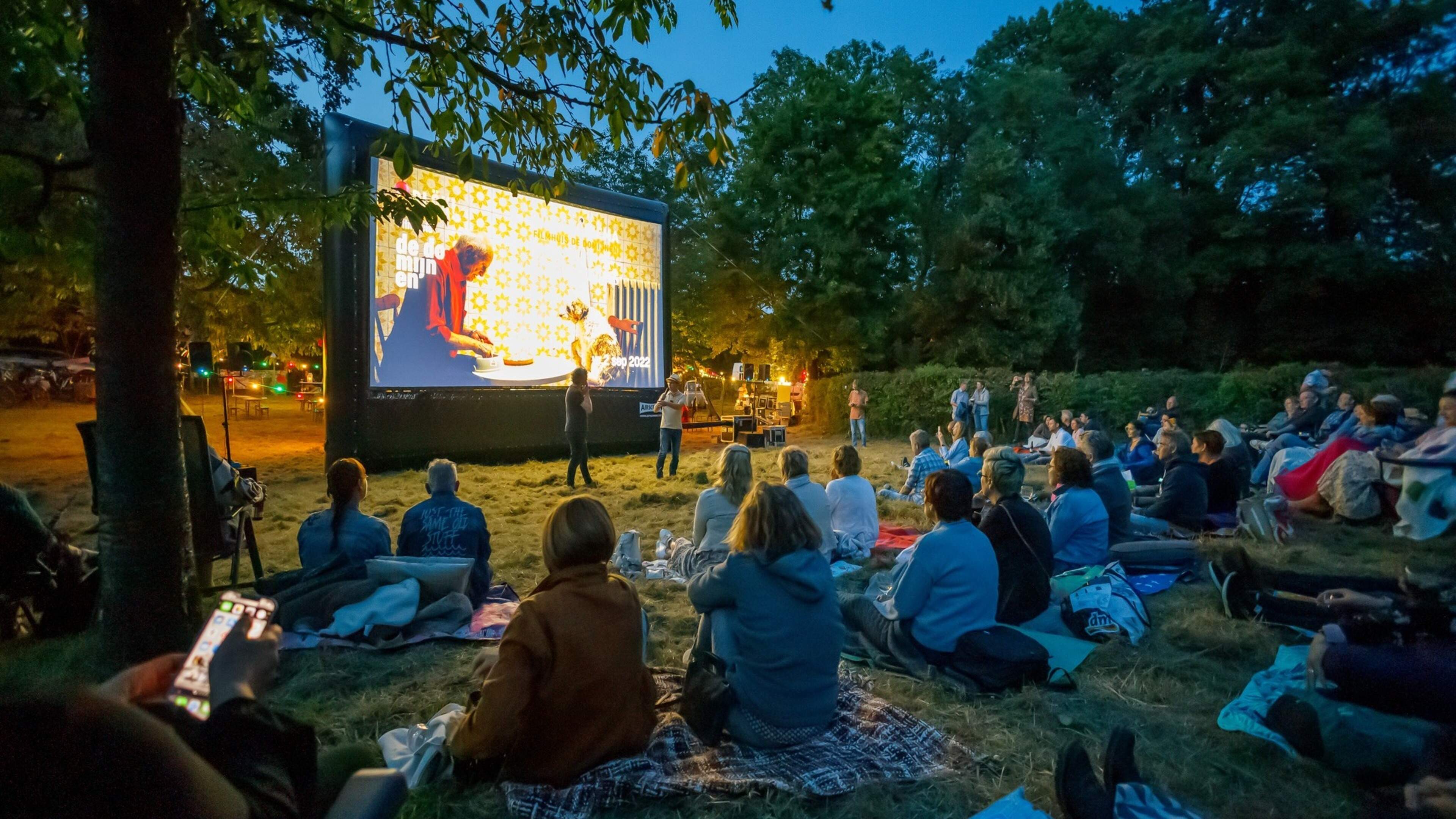 Films onder de sterrenhemel veroveren Limburg: op steeds meer plekken kun je deze zomer buiten naar 