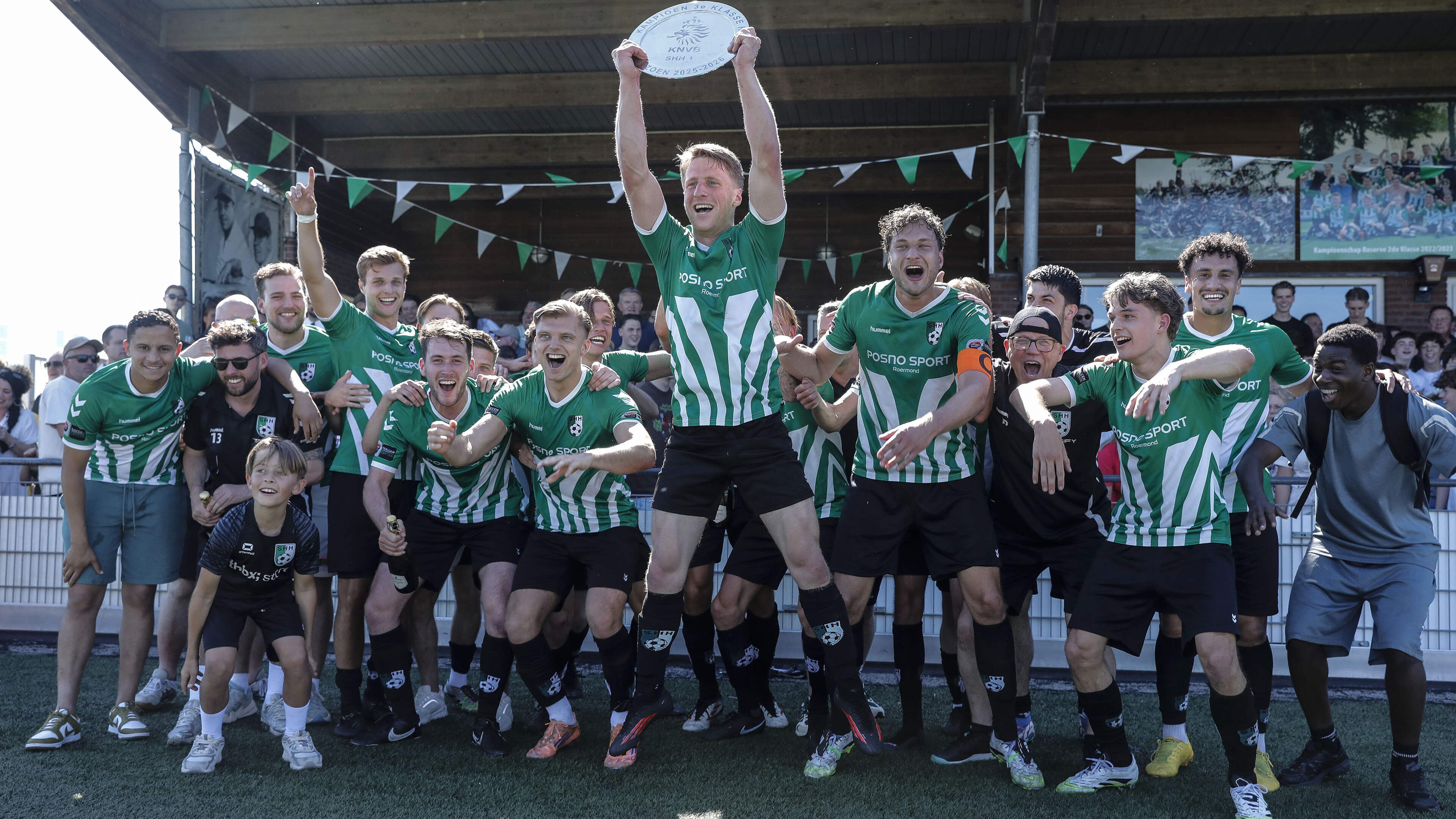 VIDEO SHH terug in tweede klasse, matchwinaar Swen Domburg: ‘Ik wilde hoe dan ook afsluiten met een 