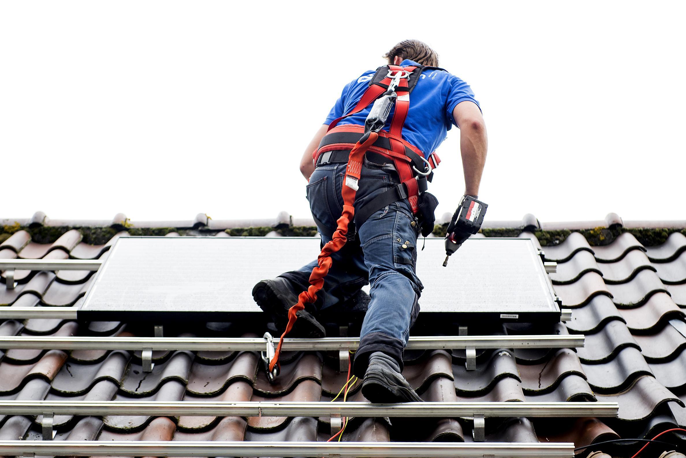 Bedrijven in haarvlechten en zonnepanelen failliet: twintig mensen verliezen baan