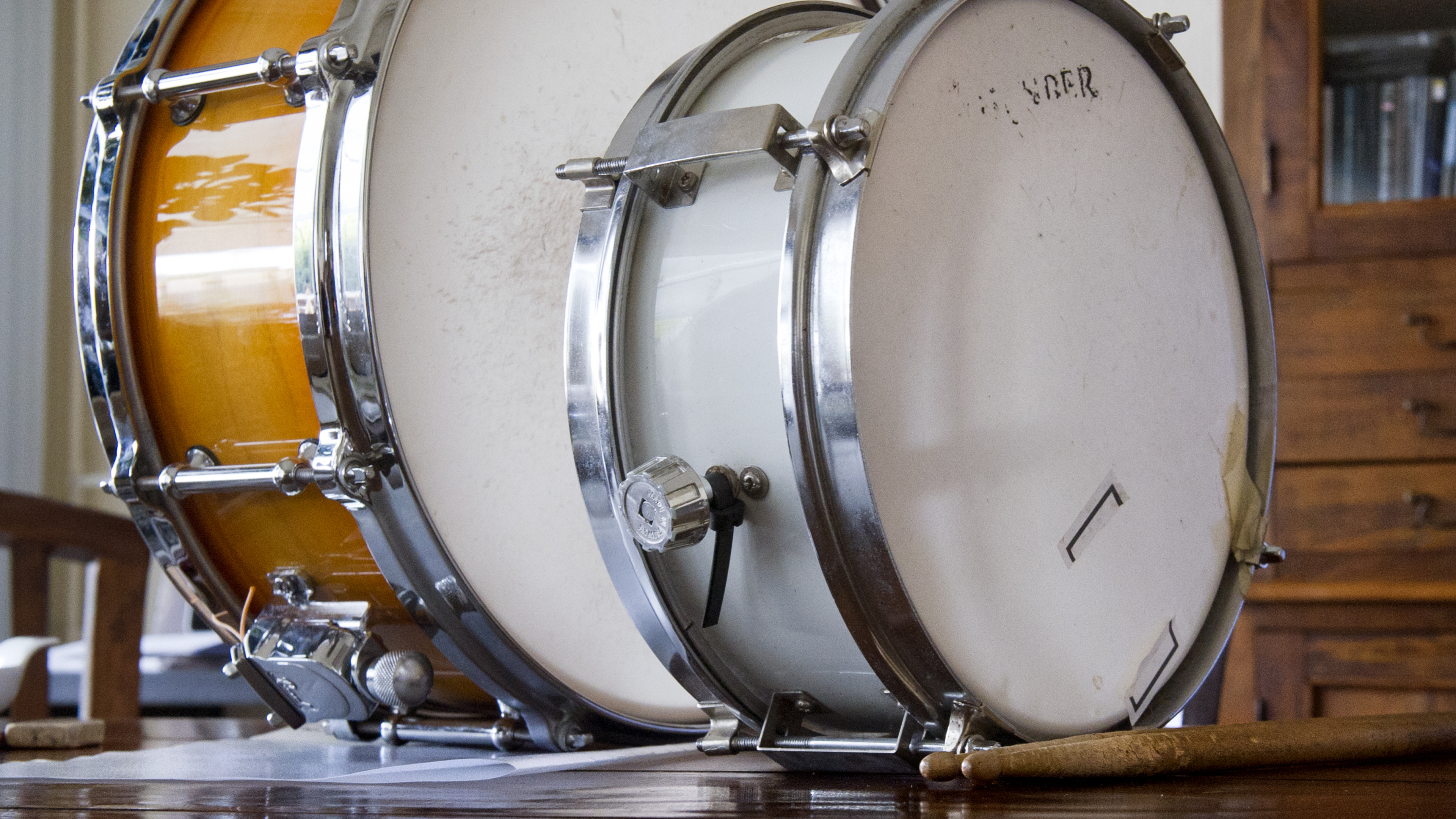 Fanfare geeft muziekles aan groep 4 en 5