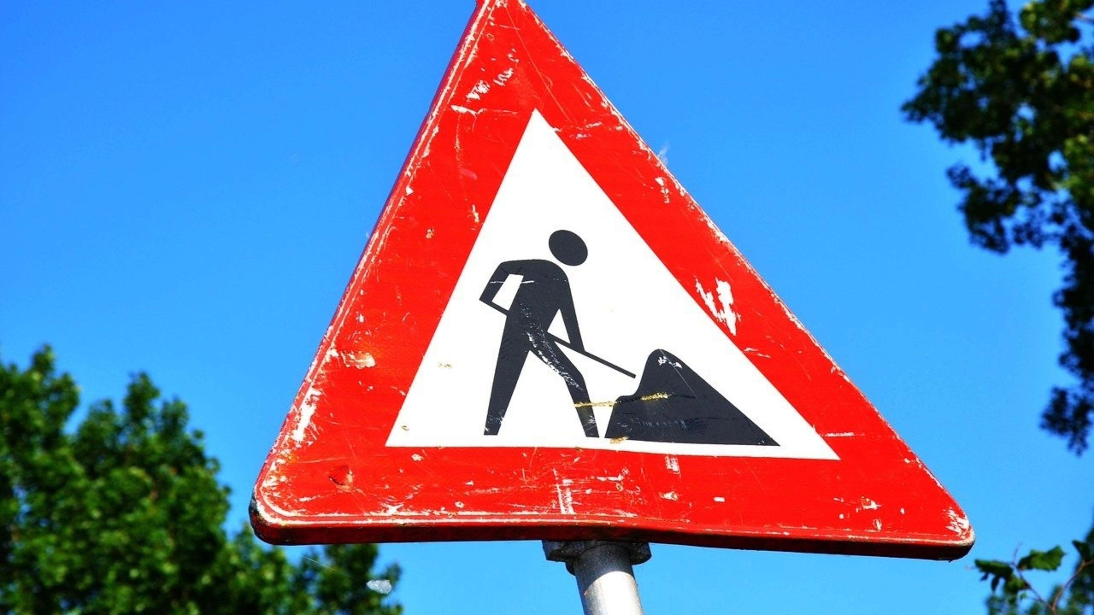 Doorgaande weg N279 in Leudal krijgt deze zomer nieuw asfalt tussen Heythuysen en Roggel: zes weken 