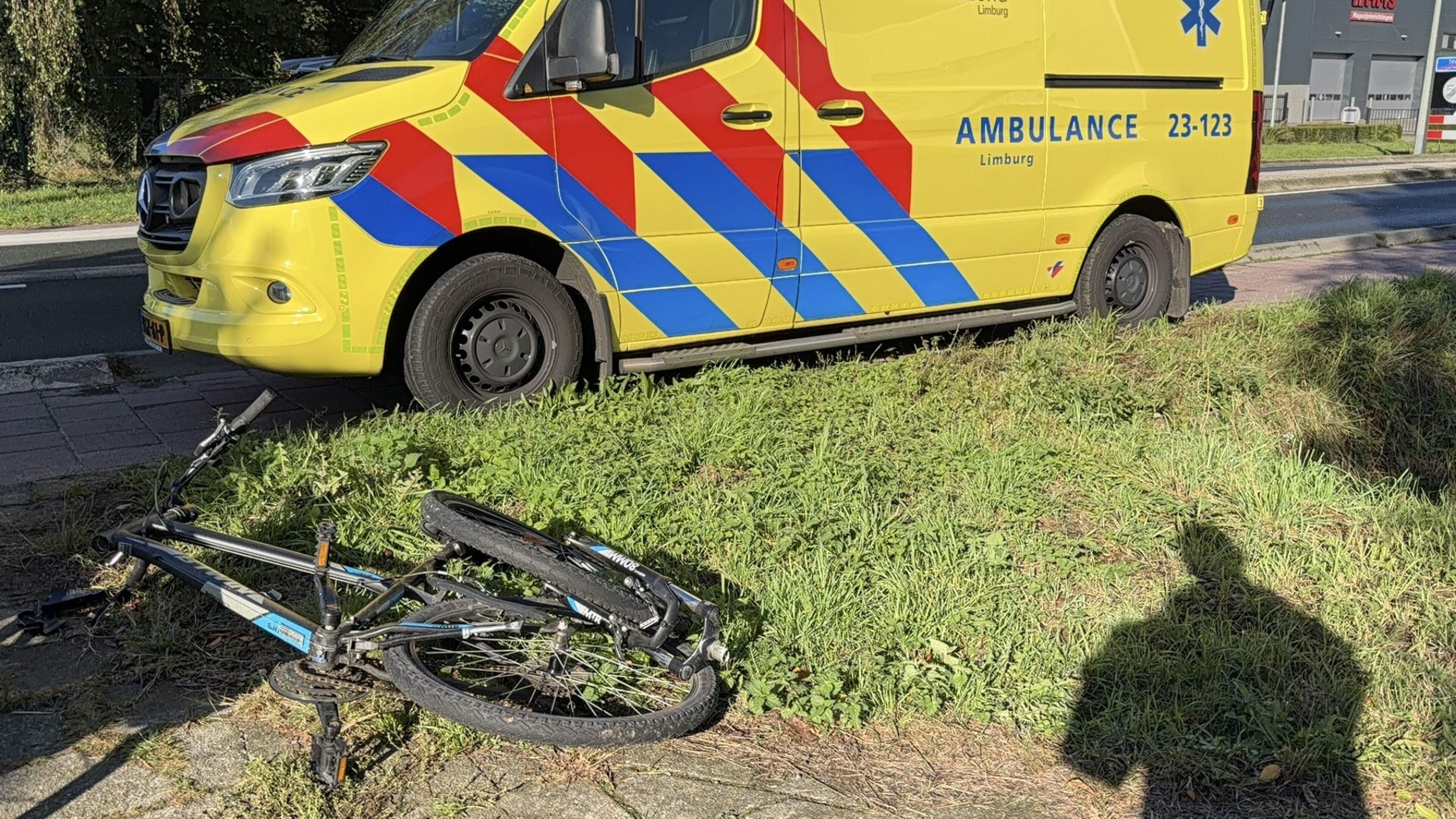 Fietser raakt gewond bij aanrijding met auto in Sevenum
