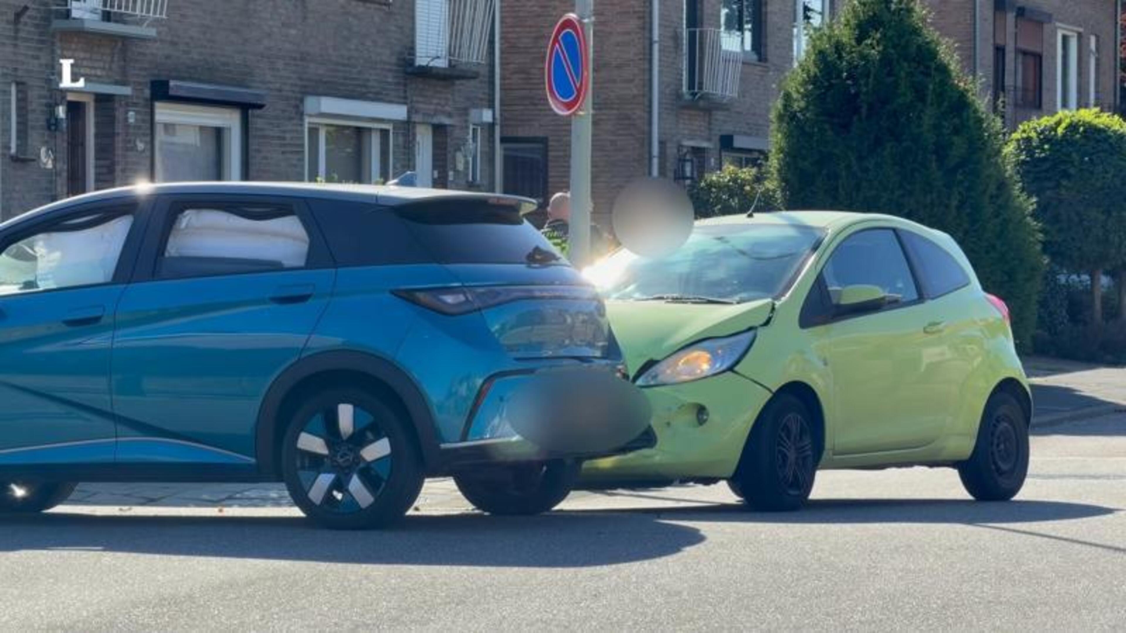 Een gewonde bij aanrijding tussen auto’s in Susteren