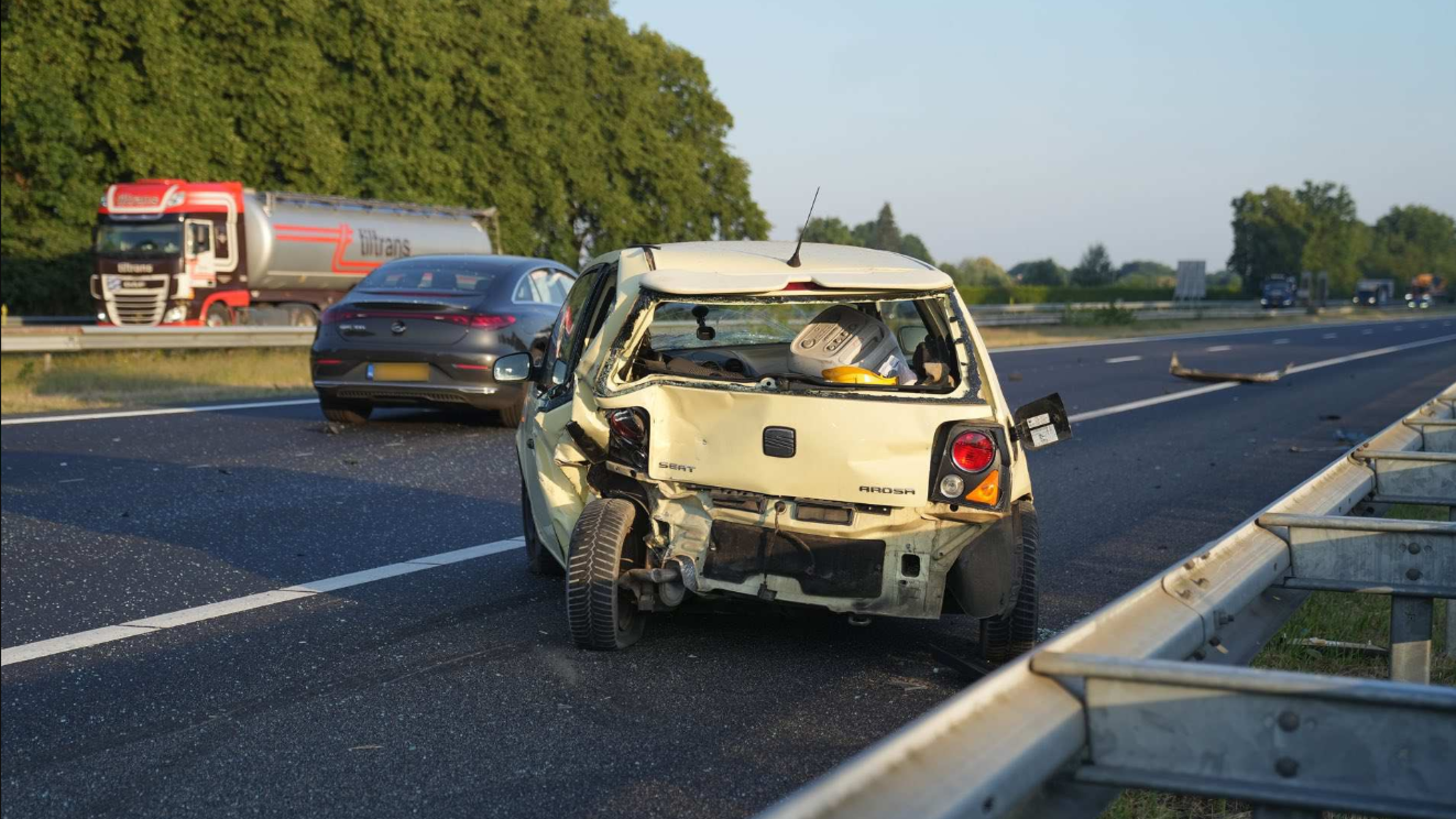 File op A2 bij Weert: ongeval op vluchtstrook.