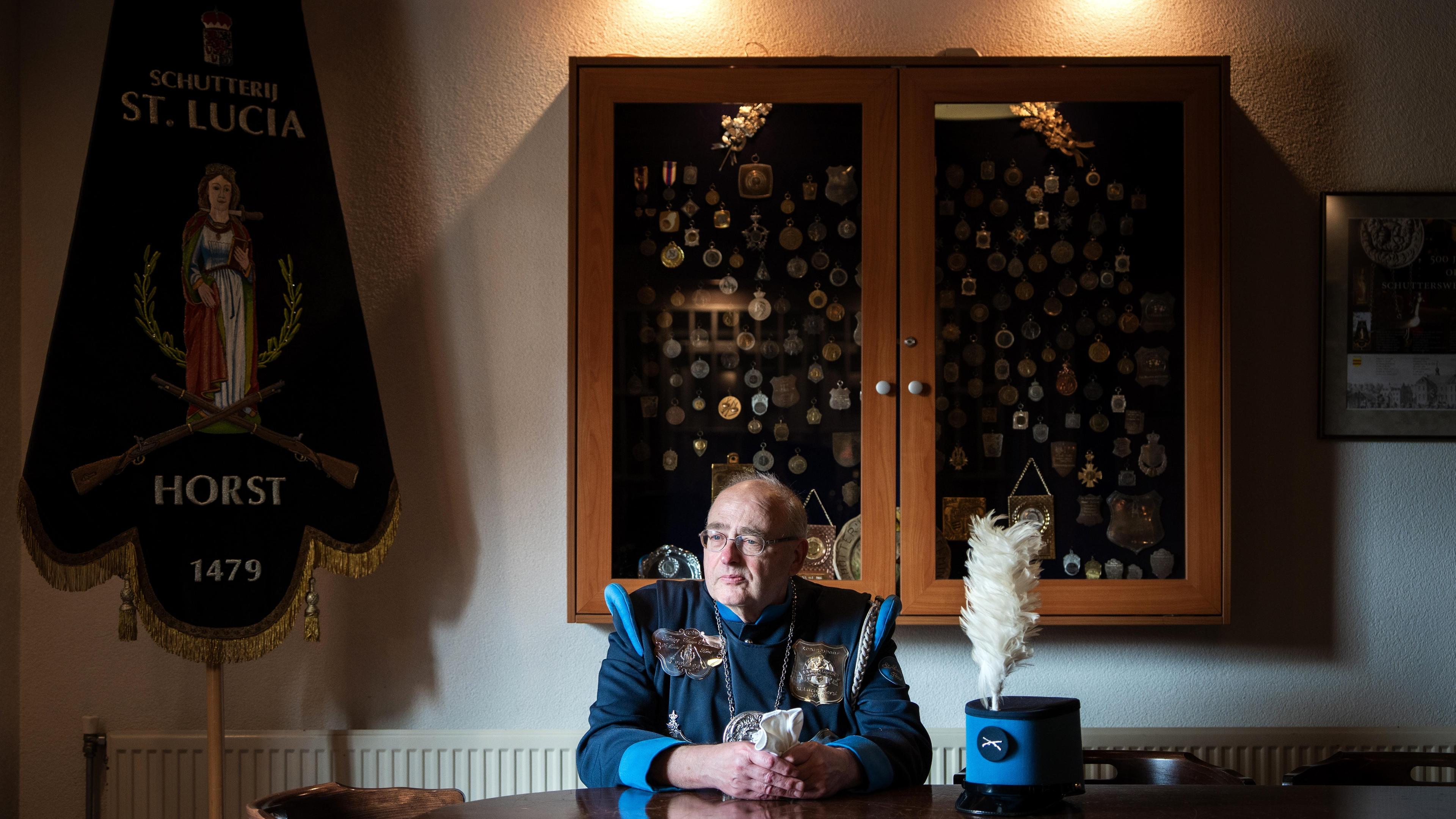Na zes eeuwen heeft schutterij van Horst een keizer: ‘Ik wilde net gaan schieten toen de vogel begon