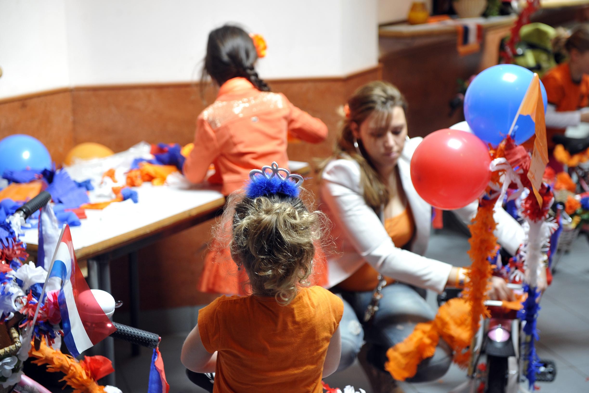 Activiteiten in kader van Koningsdag op complex van RKSVB in Ubachsberg