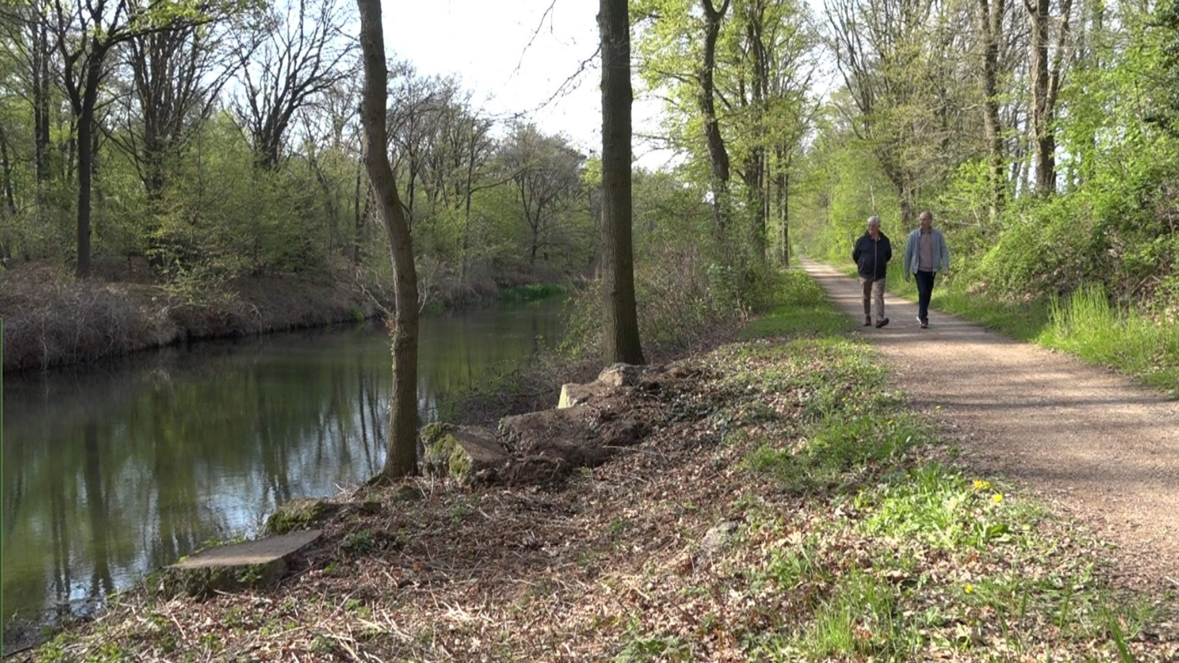 Vrijwilliger Fons ontdekte verborgen kazemat langs kanaal in Meijel: hoe een stukje beton leidde tot