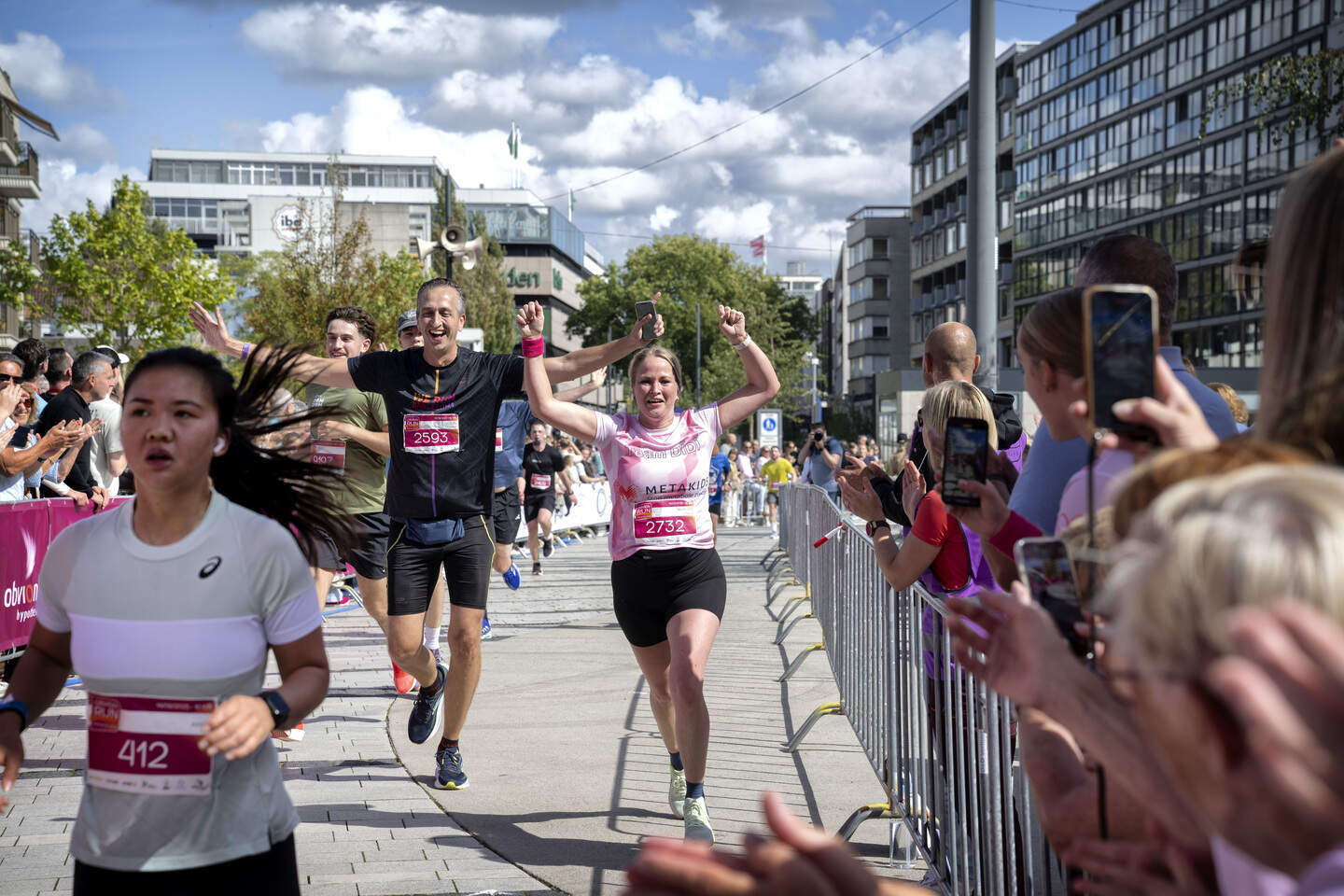 Ruim honderd mensen rennen tijdens Obvion RUN in Heerlen voor ...