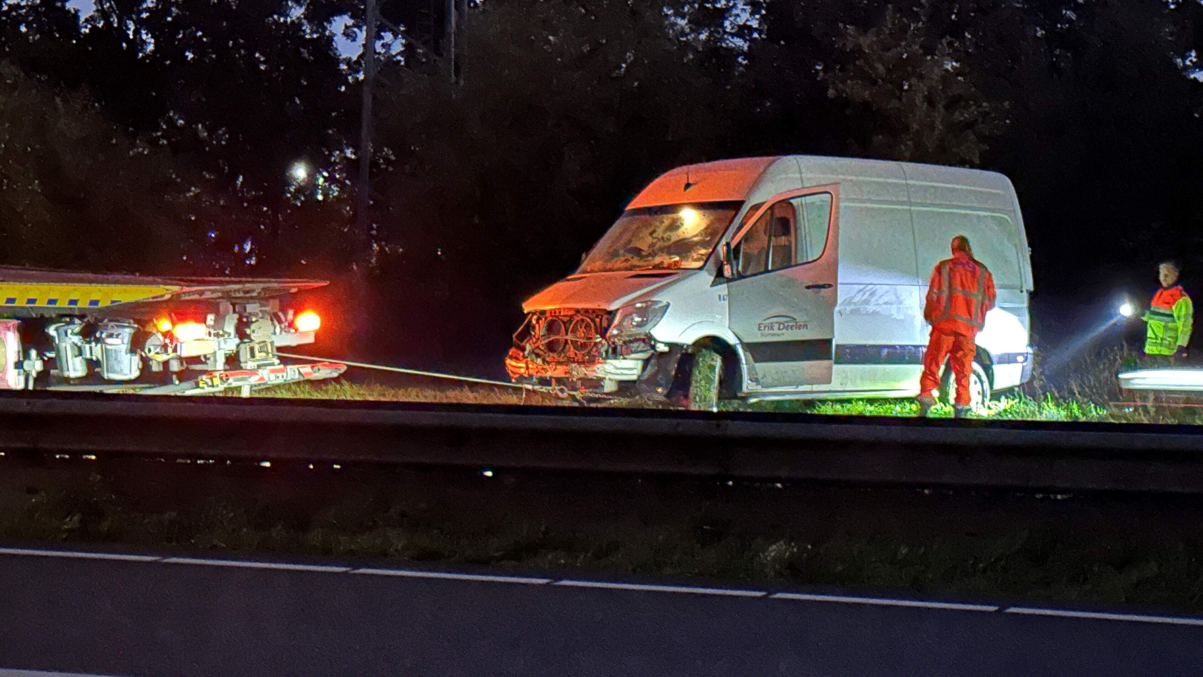 Eenzijdig ongeval met bestelbus op N297 bij Born