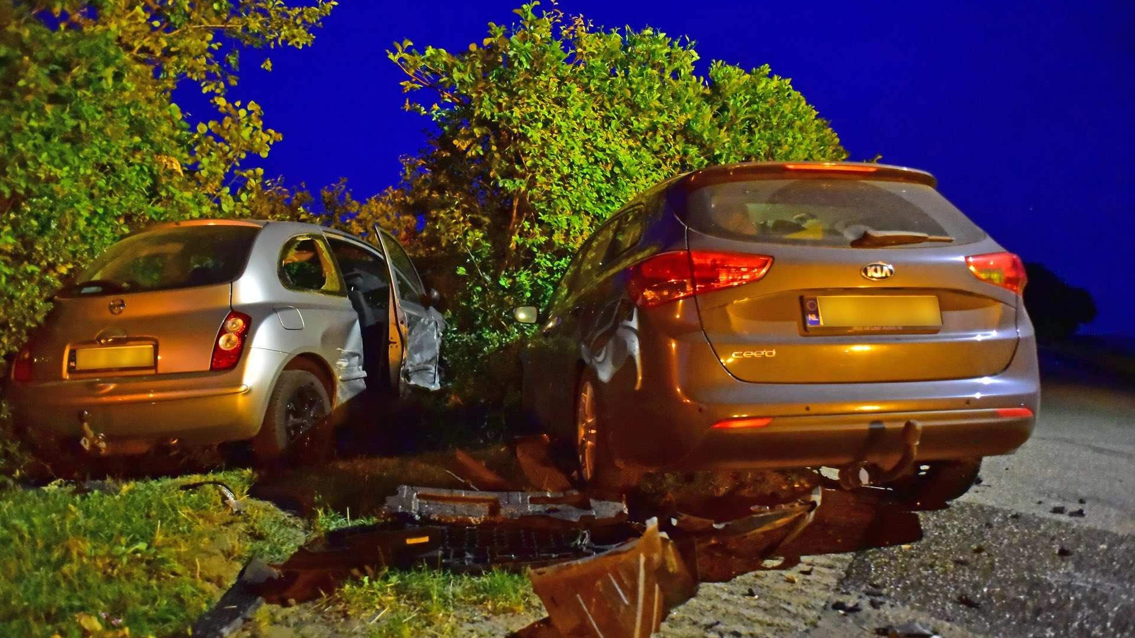 Auto’s komen tot stilstand in heg na botsing in Kelpen-Oler