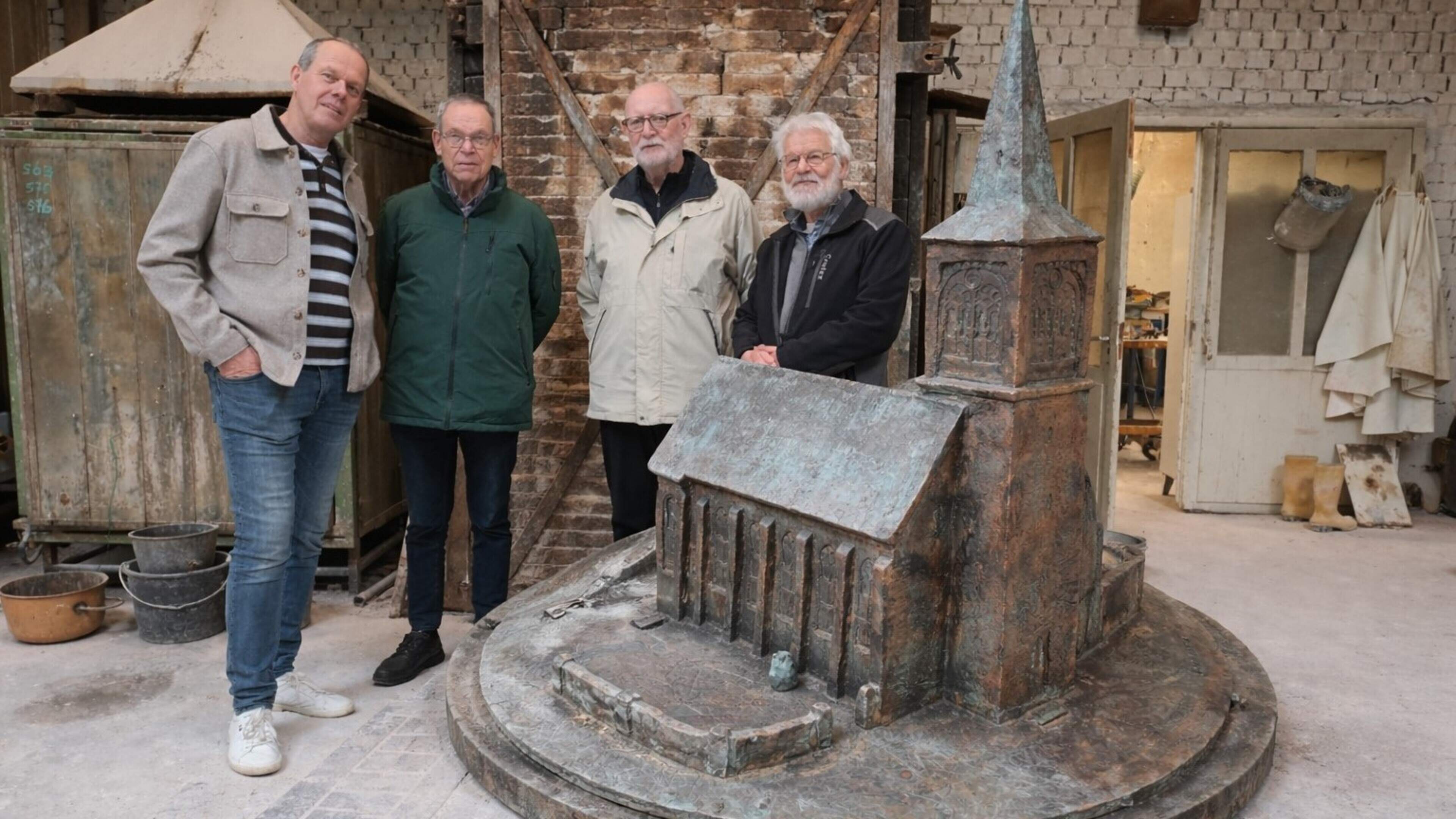 Bronzen maquette haalt eeuwenoude Lambertuskerk na tachtig jaar weer bovengronds: ‘Dit is de meest h