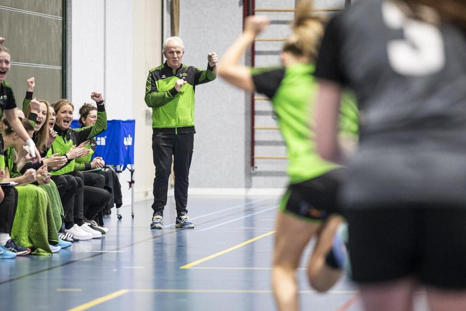 Coach Dominiek Brinkmans legt functie per direct neer bij MEOS | De ...