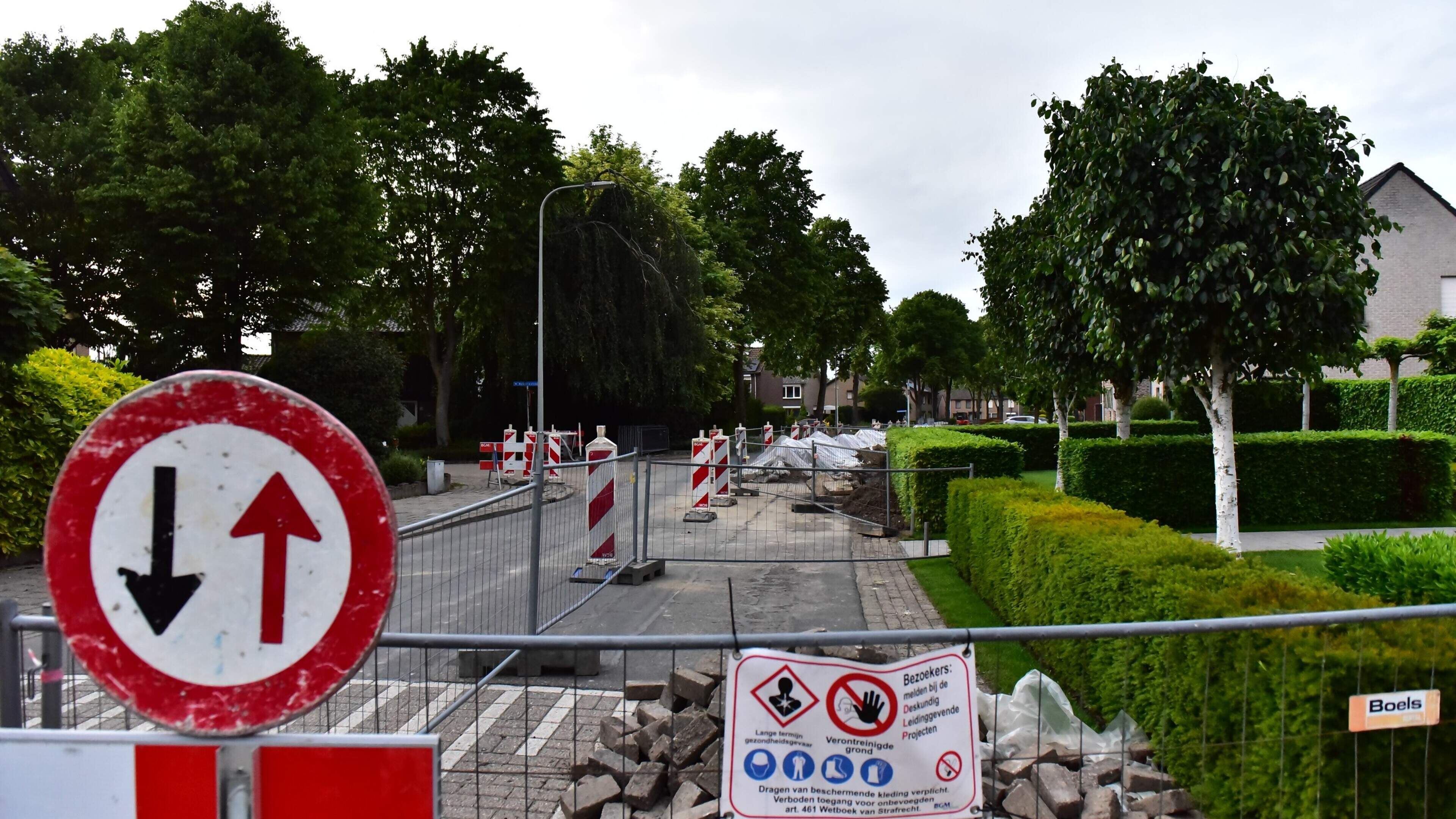 De waterproblemen in Nederweert blijven maar aanhouden, grond is deels vervuild