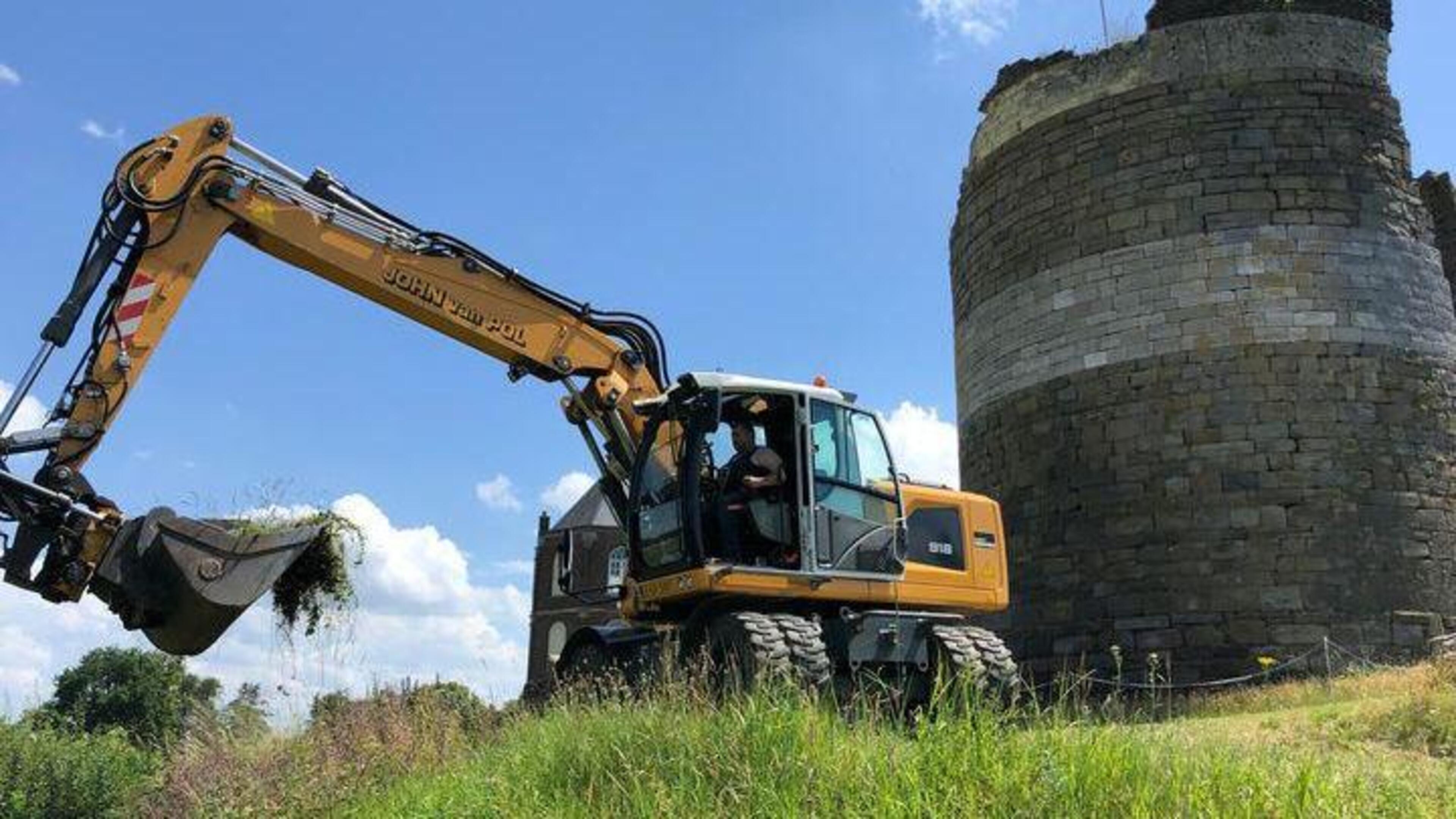 Kasteel Montfort heeft een extra doorgang naar het evenemententerrein gekregen