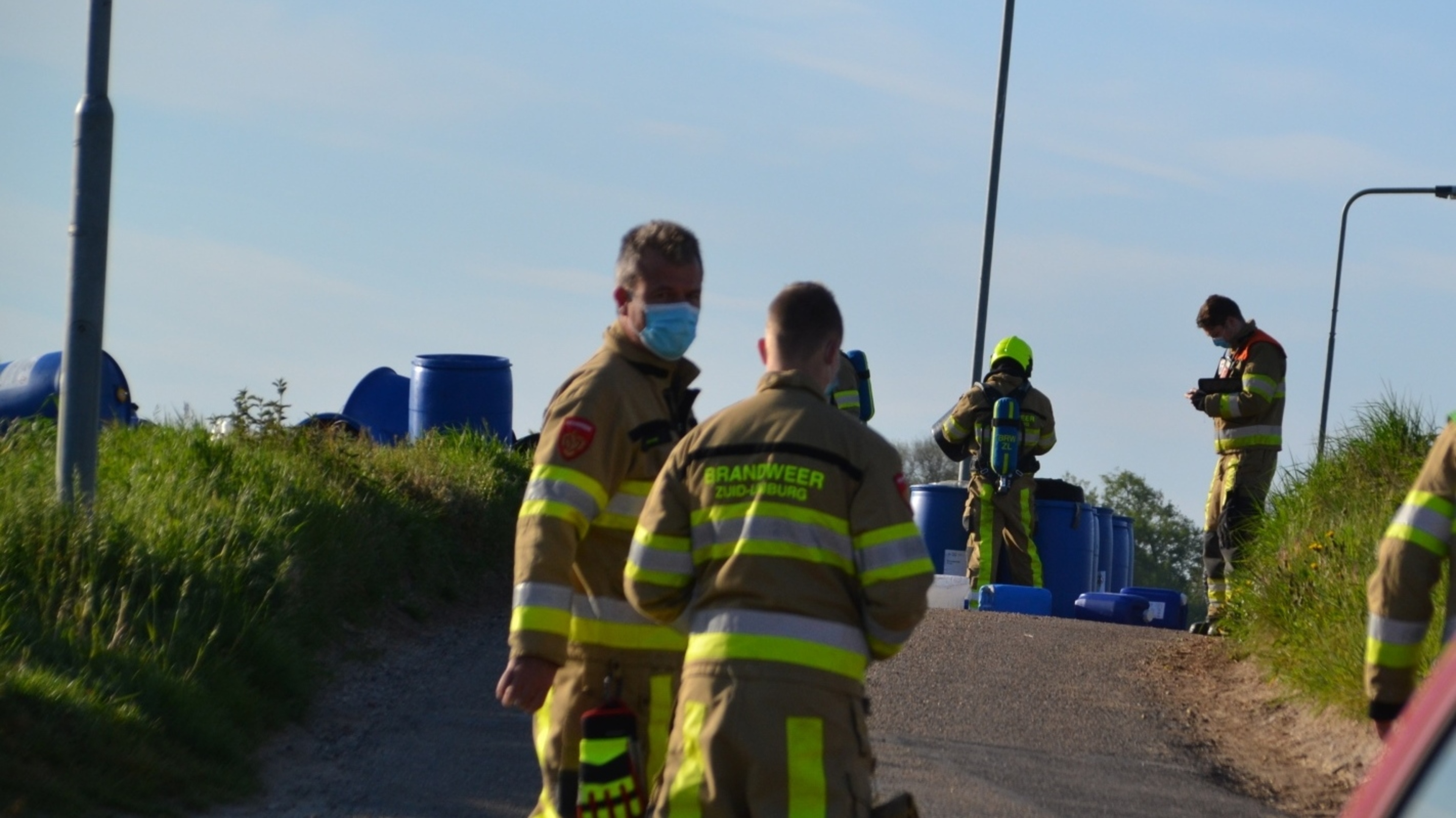 Vaten met vermoedelijk drugsafval gedumpt in Hulsberg