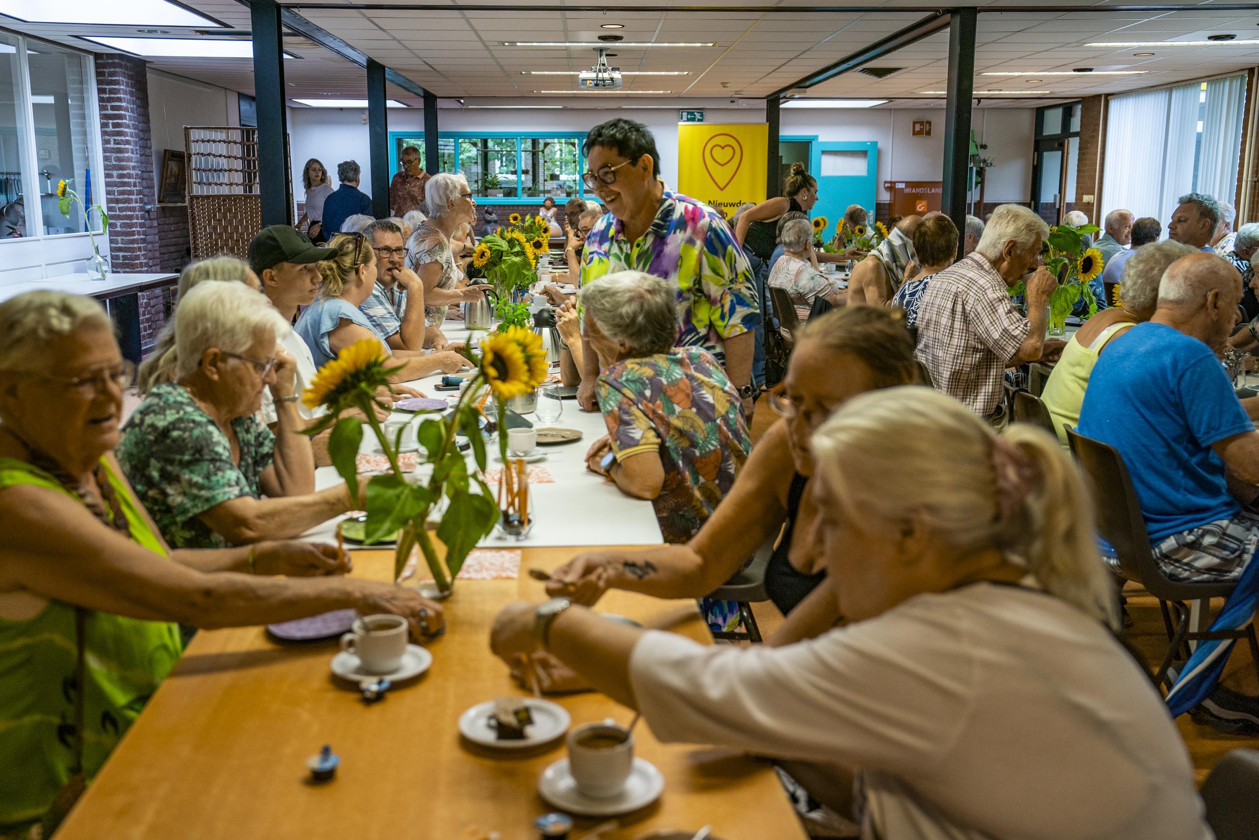 Picknick met burgemeester Stein in trek bij bewoners: ‘Dit zijn voor mij geluksmomentjes’