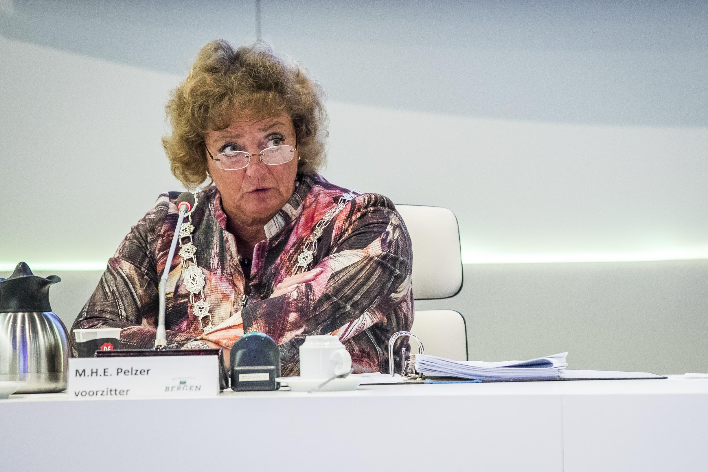 Uit Bergen vertrekkende Manon Pelzer was twaalf jaar lang vooral burgemeester met de ambtsketen als 