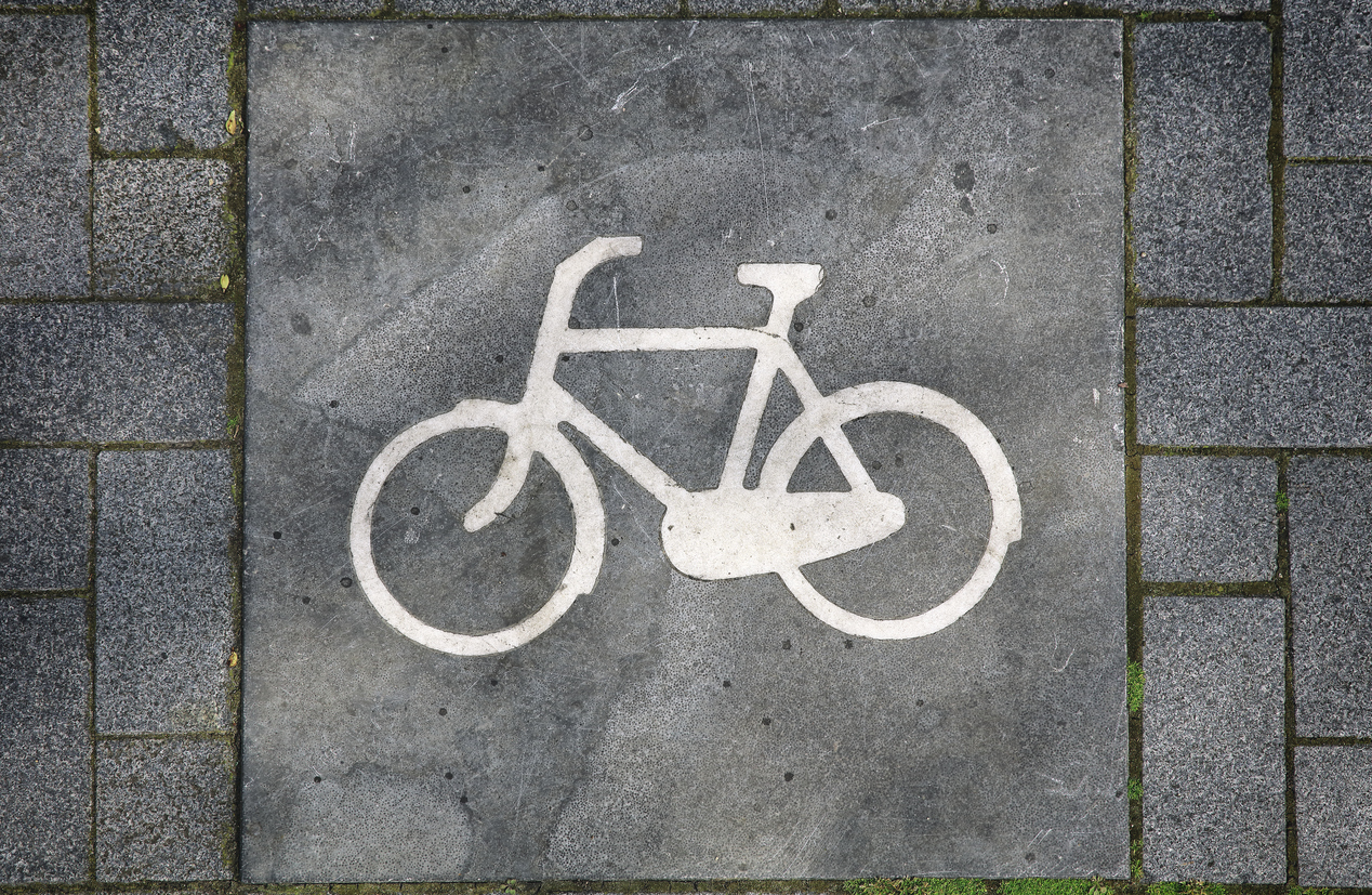 Faas daagt wethouders Deurne en Horst aan de Maas uit voor gevaarlijke fietstocht