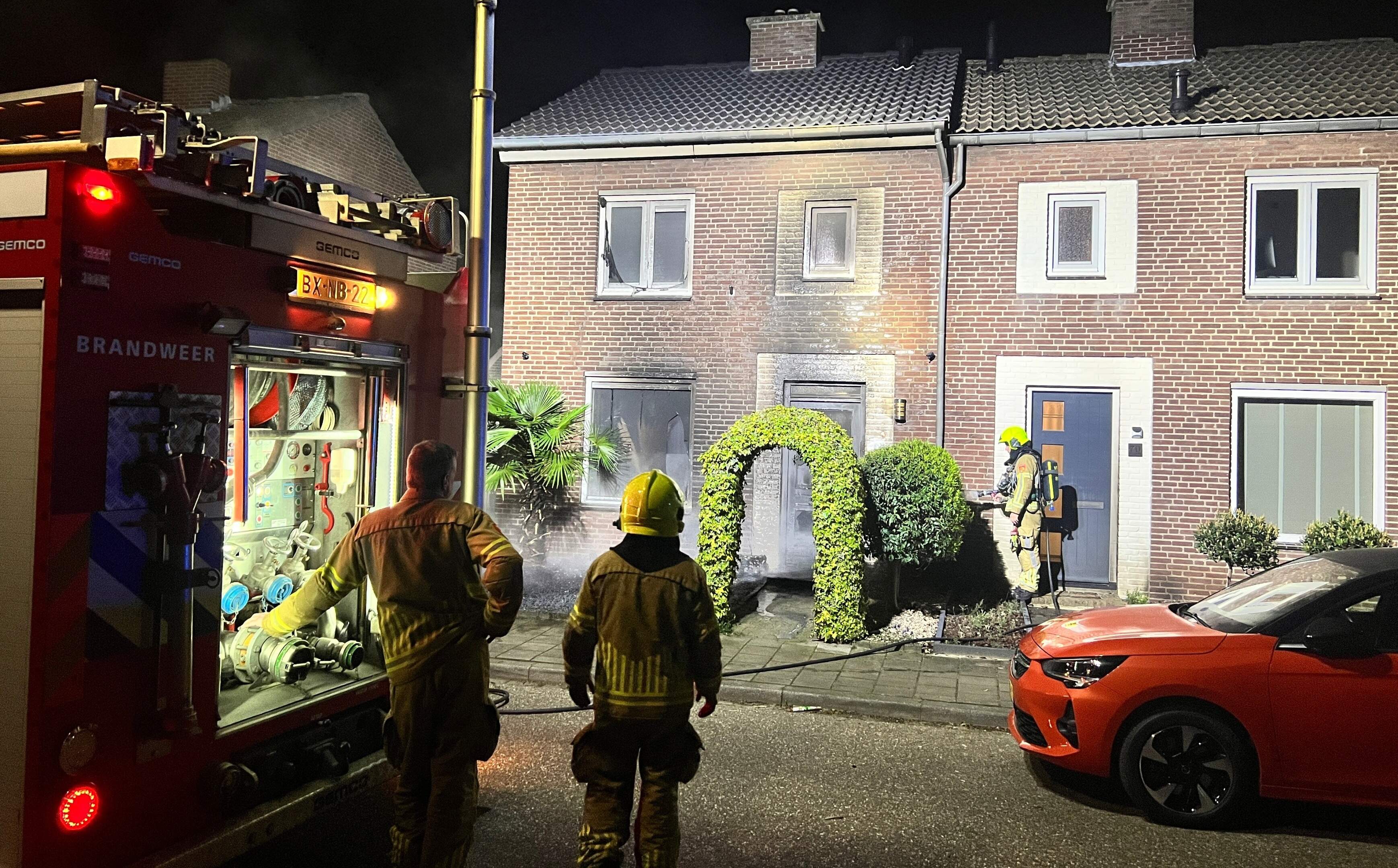 Brandbom veroorzaakt grote schade bij woning in Swalmen