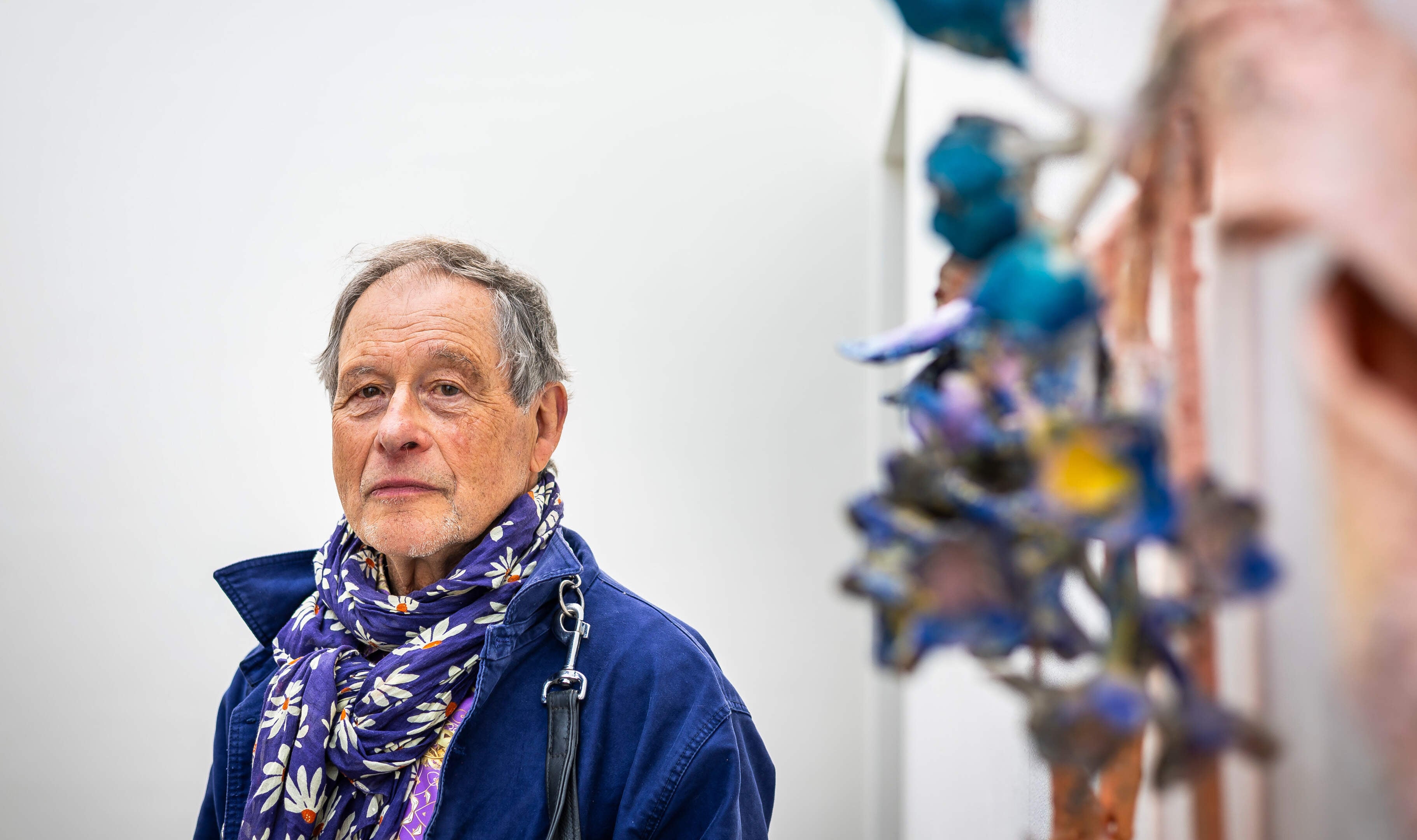 Wereld is tragisch, ruw en lelijk, vindt Han van Wetering, maker van zaat hermeniekes-standbeeld in 