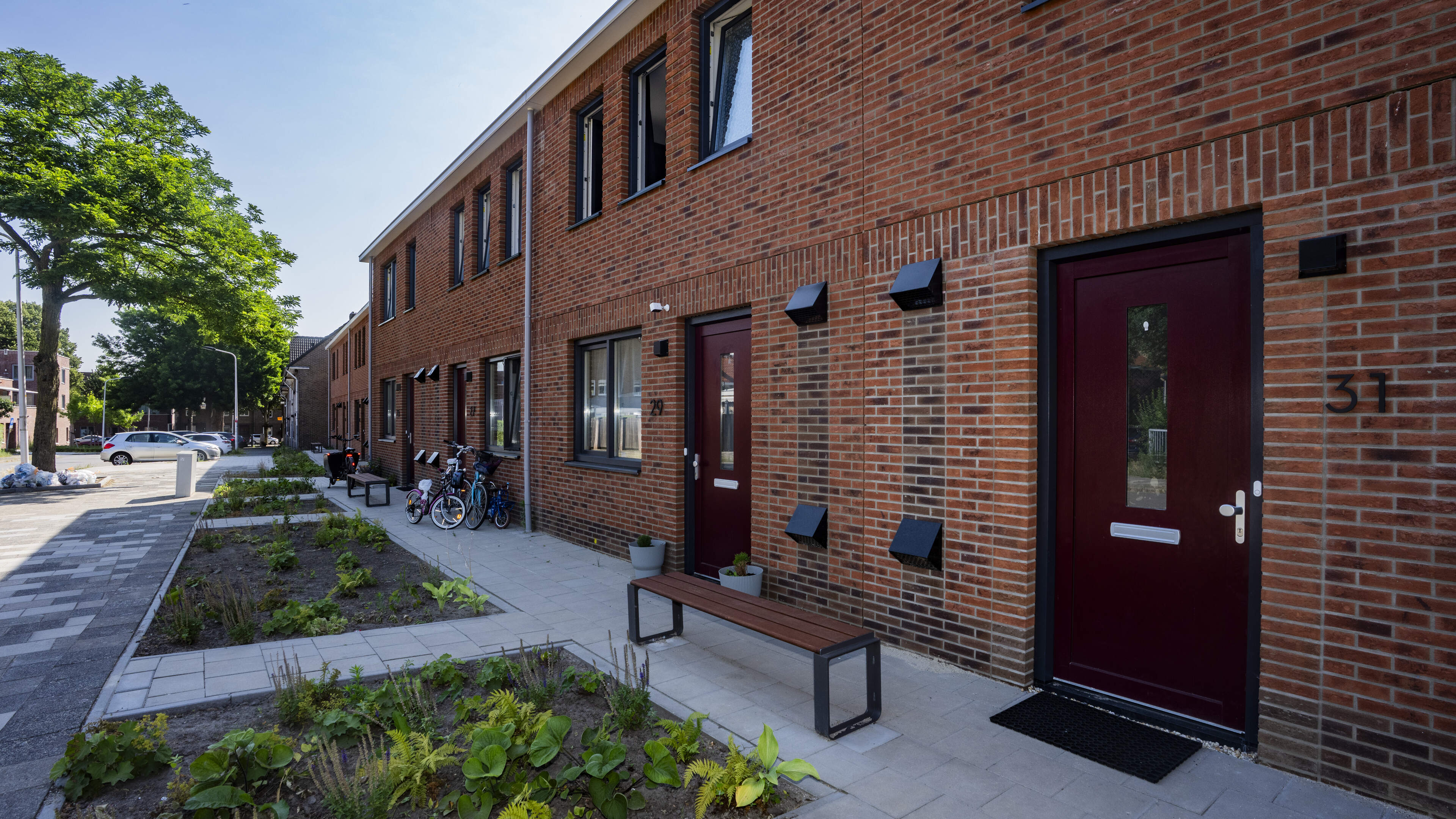 Is het eerlijk dat huurder van nieuwbouwwoning zelf vloer moet egaliseren? Nee, dat is kwalijk, vind
