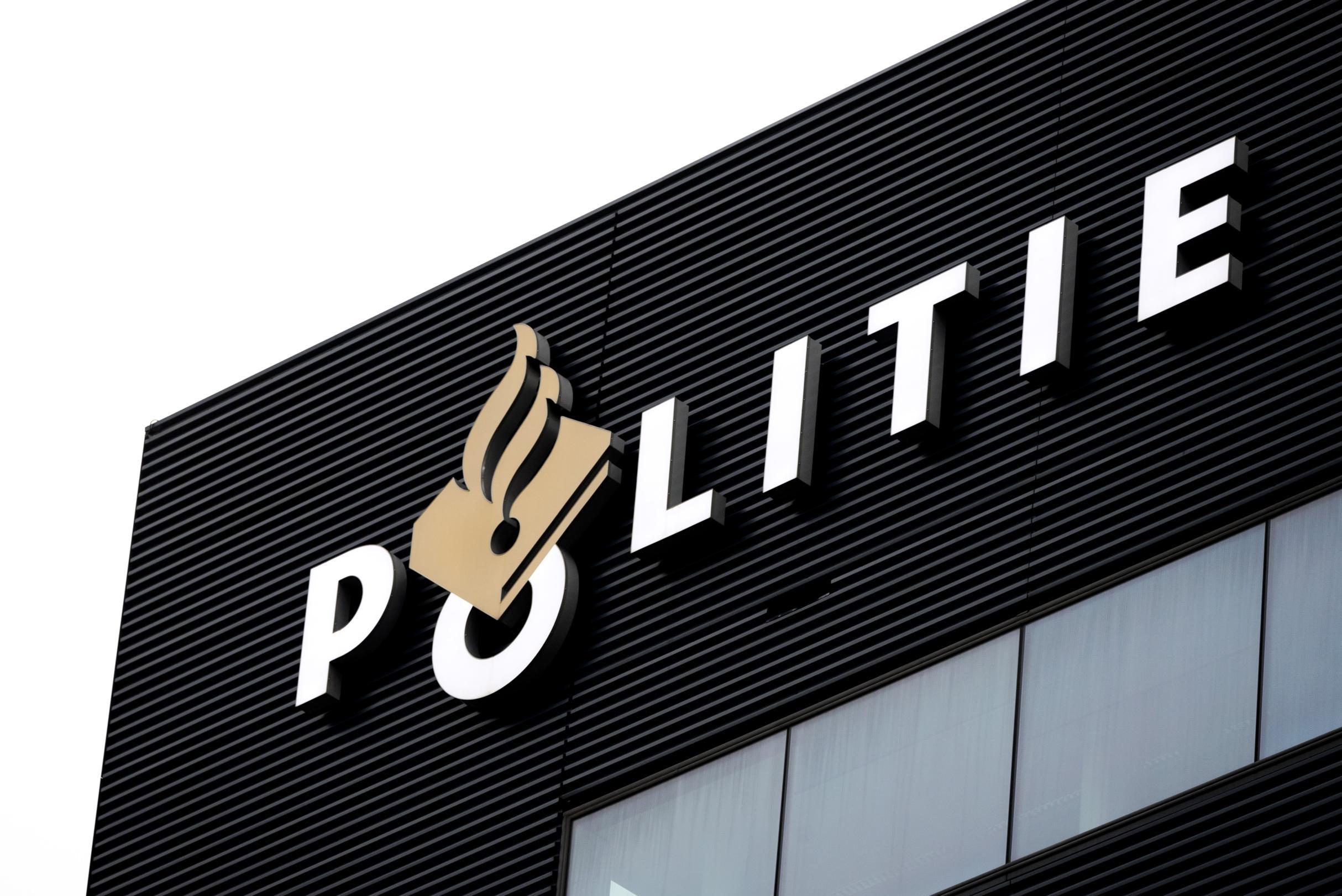 Politie grijpt in: stel in Herkenbosch heeft verwaarloosde honden en bijna dertig dode katten