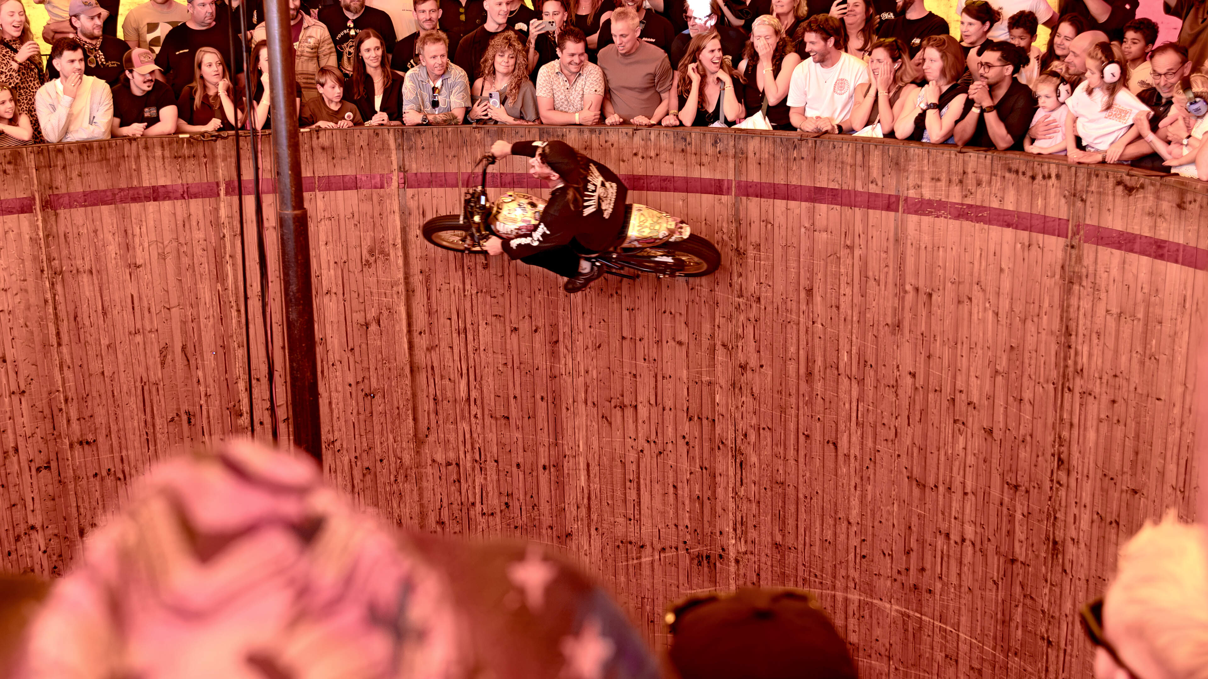 Een undergroundicoon van 77 jaar en de Wall of Death: dit is de tweede editie van Badlands in Lottum