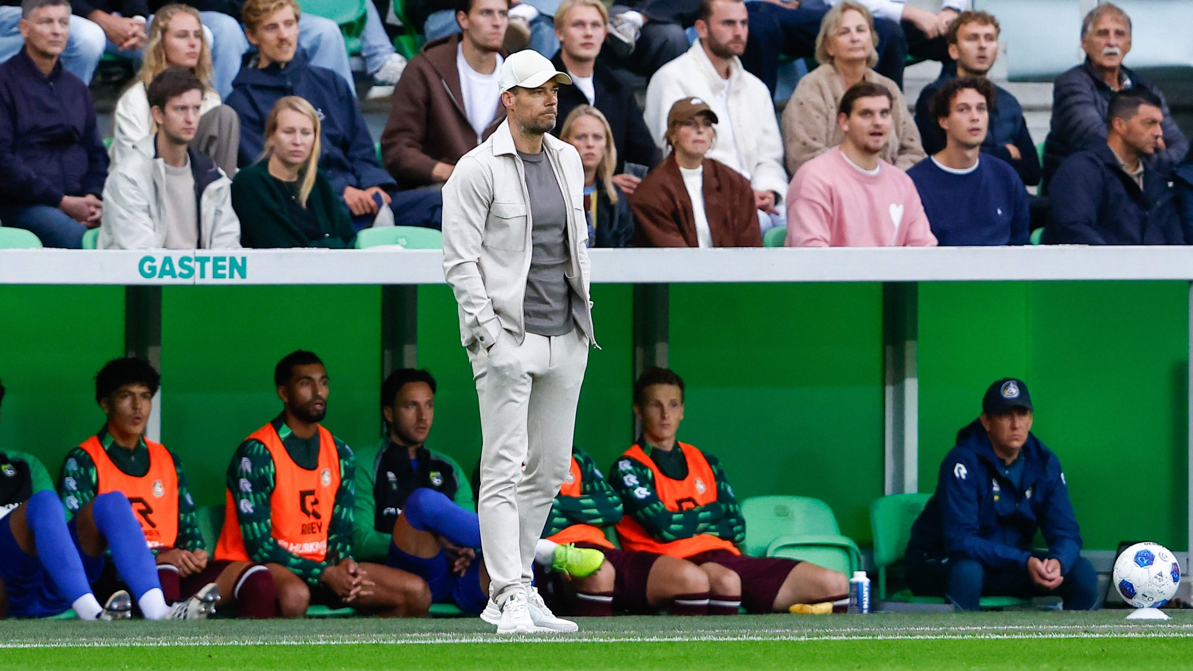 Fortuna-coach Buijs citeert José Mourinho en zit mogelijk zonder zijn middenveld-maestro: ‘Je doet s