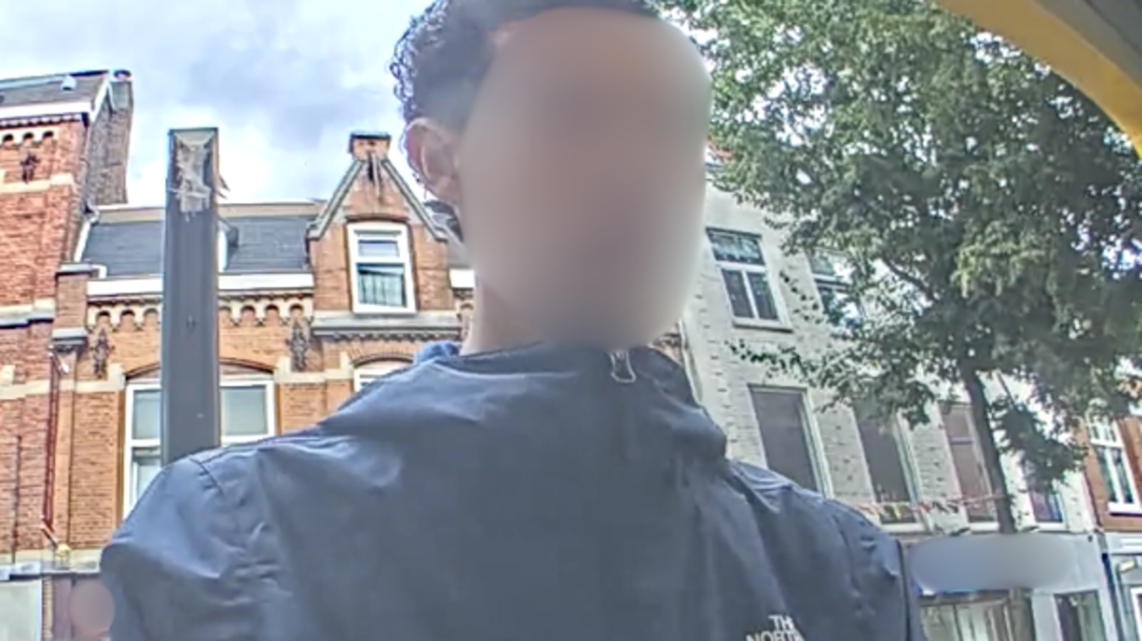 Oplichter koopt iPhone van 1400 euro met pinpas van overleden vrouw uit Bocholtz
