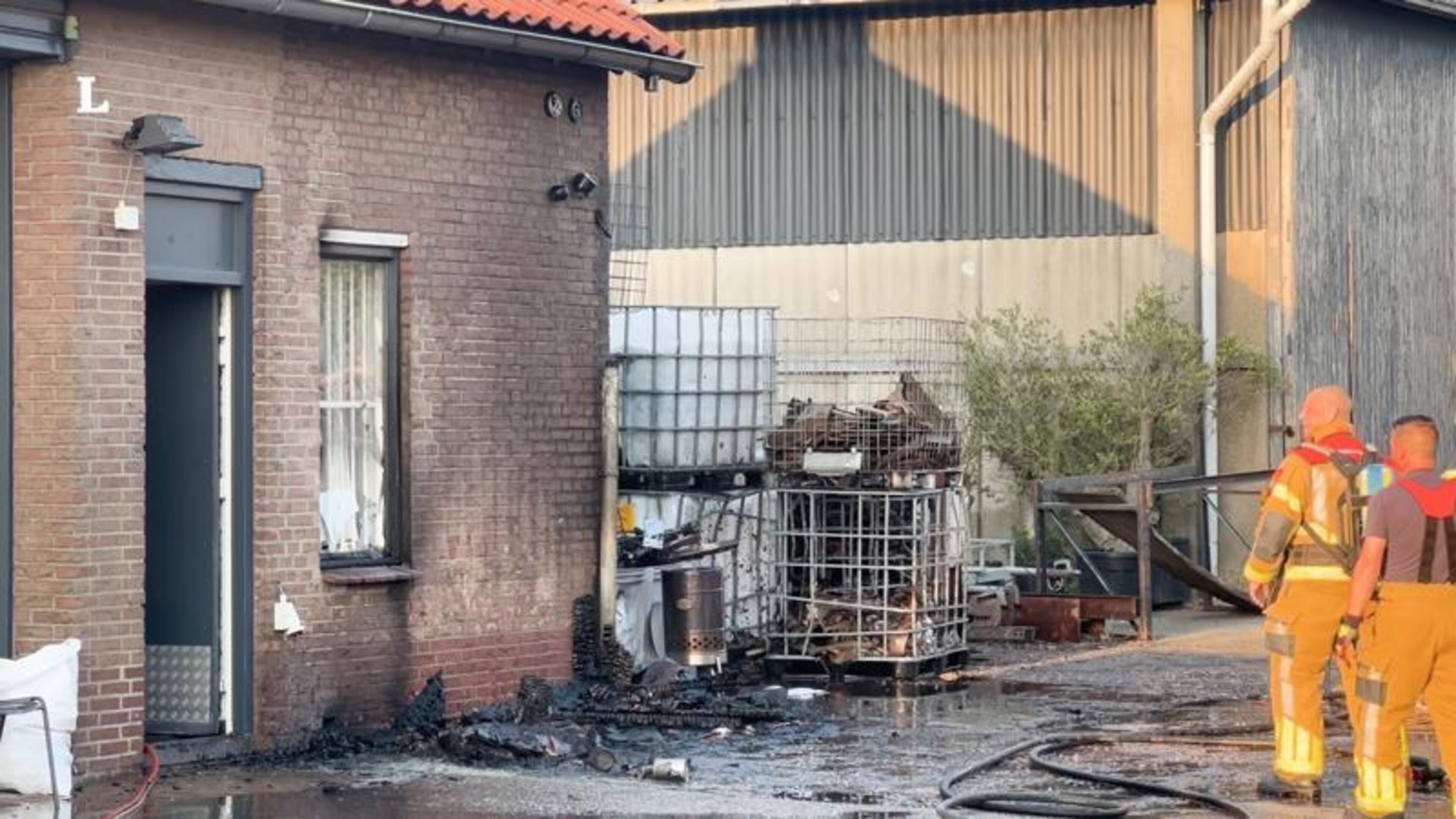 Brand bij hoveniersbedrijf in Windraak