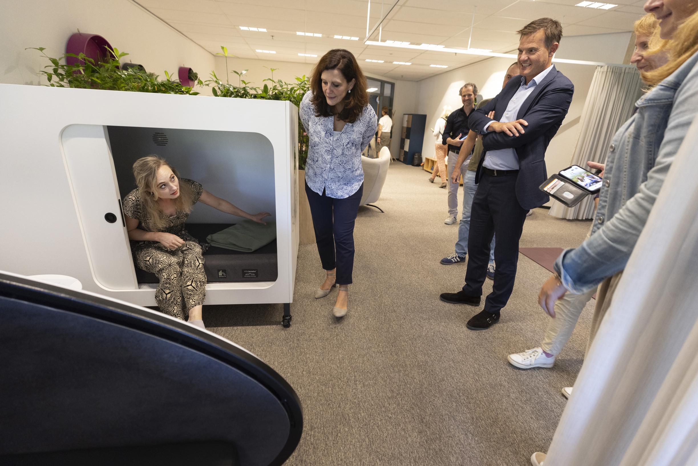 ‘Zen Zone’ voor middagdutjes moet gestreste studenten Zuyd Hogeschool helpen ontspannen: ‘Haalt hope