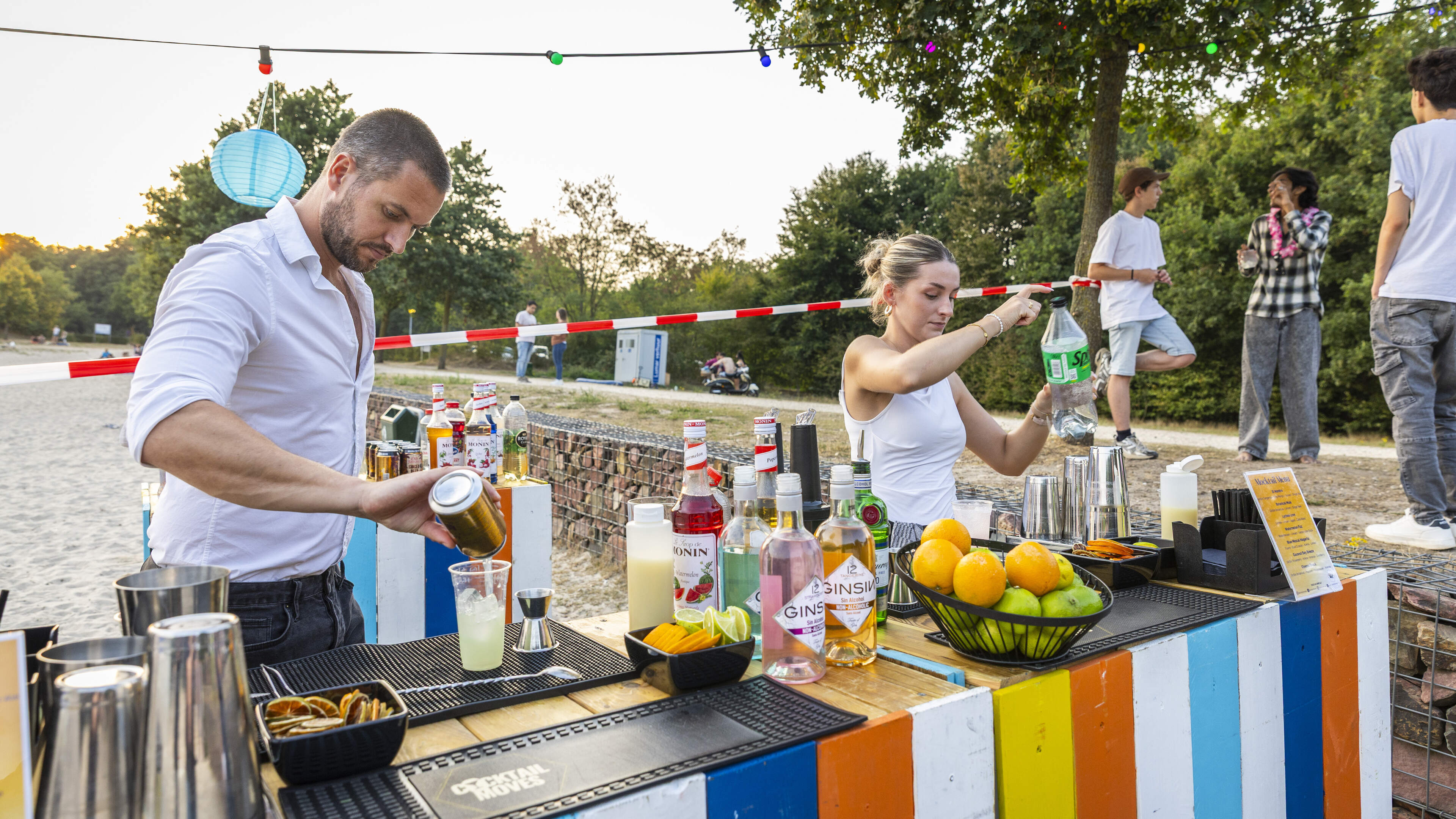 Tweede en laatste mocktailparty voor jongeren op strand Kasteelse Bossen in Horst als ‘ultieme prakt
