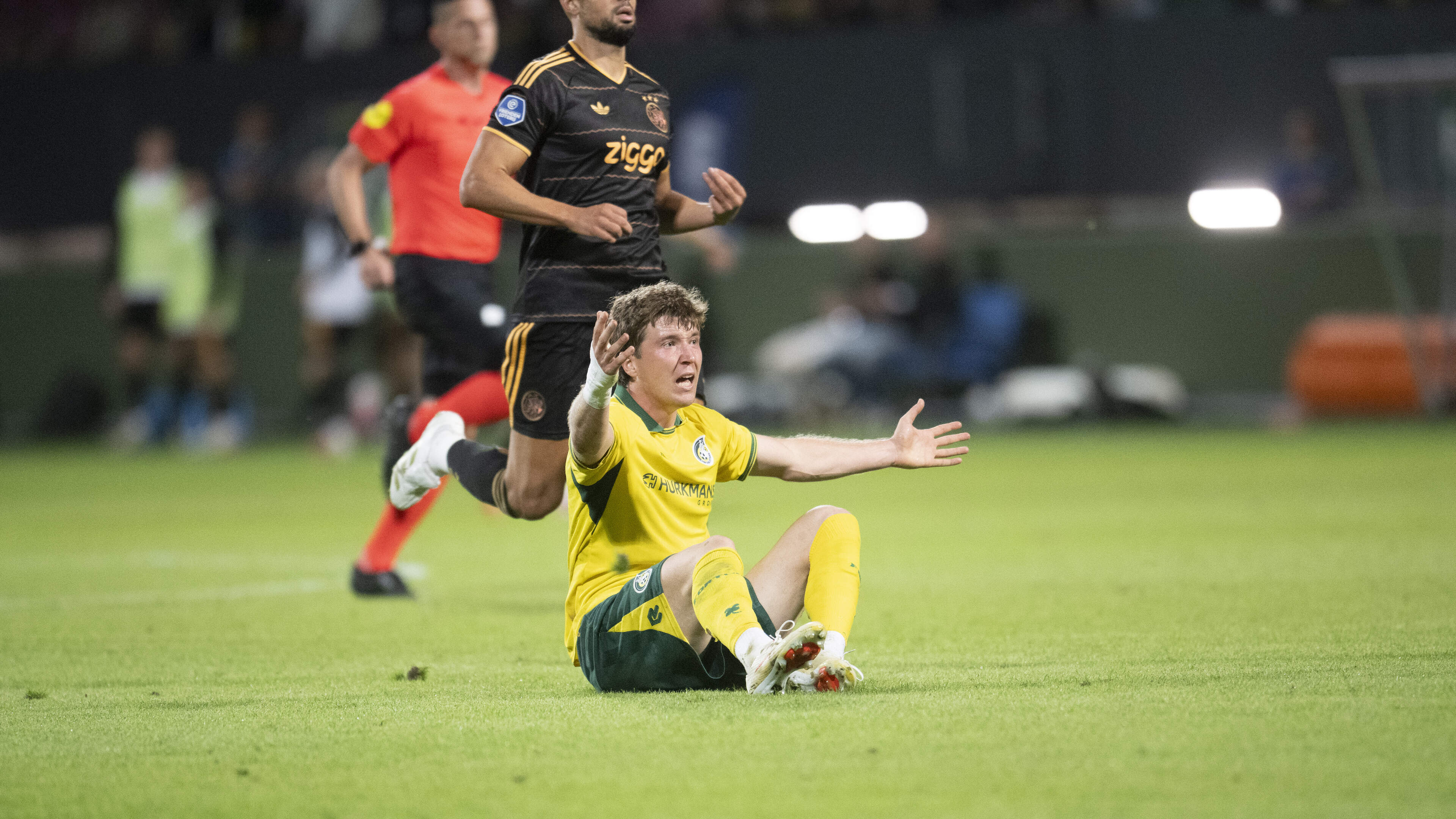 Fortuna Sittard krijgt ‘billenkoek’ nadat het onkarakteristiek knakt tegen Ajax: ‘Niet het gevoel da