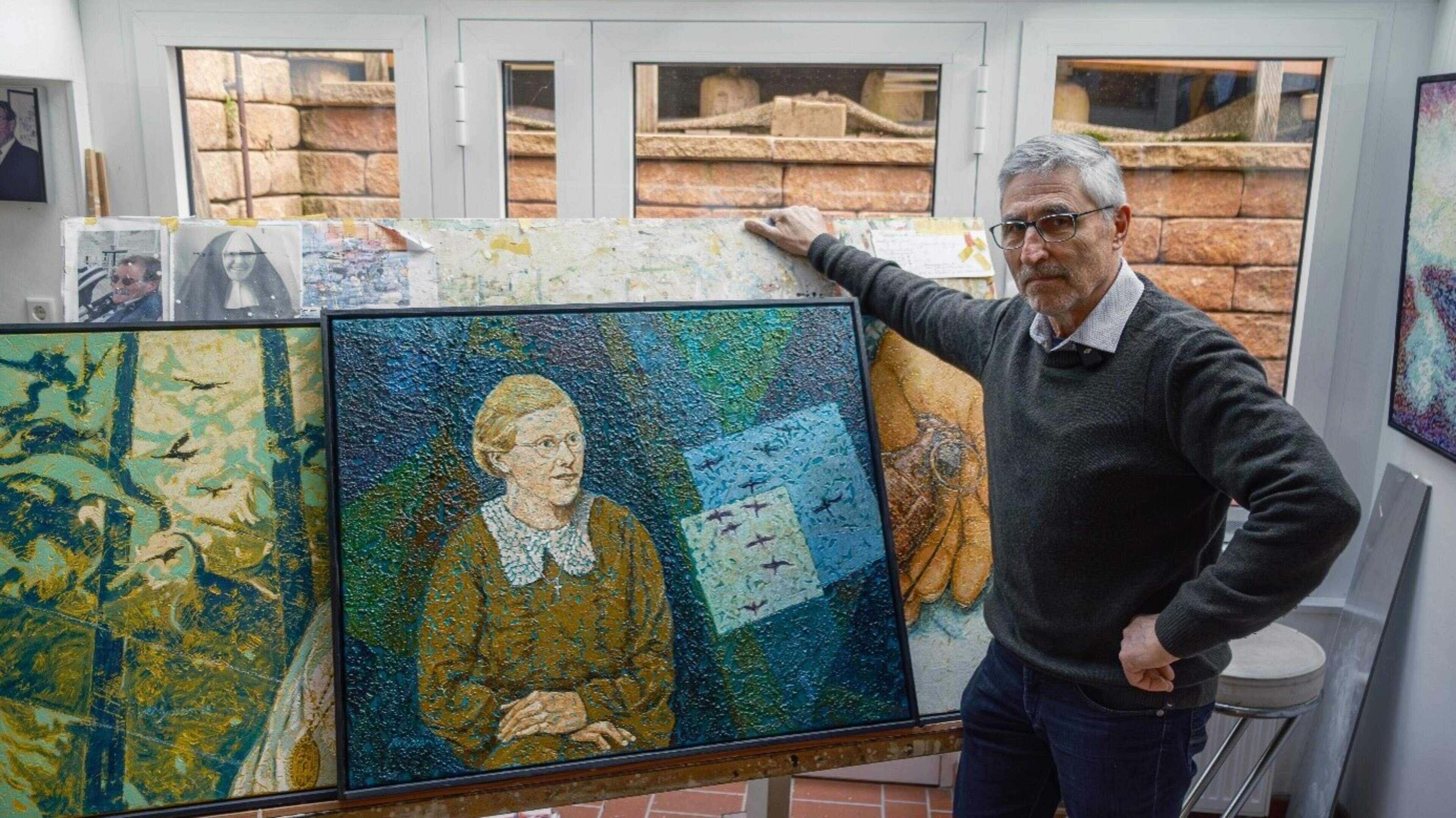 Laatste rondleiding langs tentoonstelling Manete Pace in Simpelveld