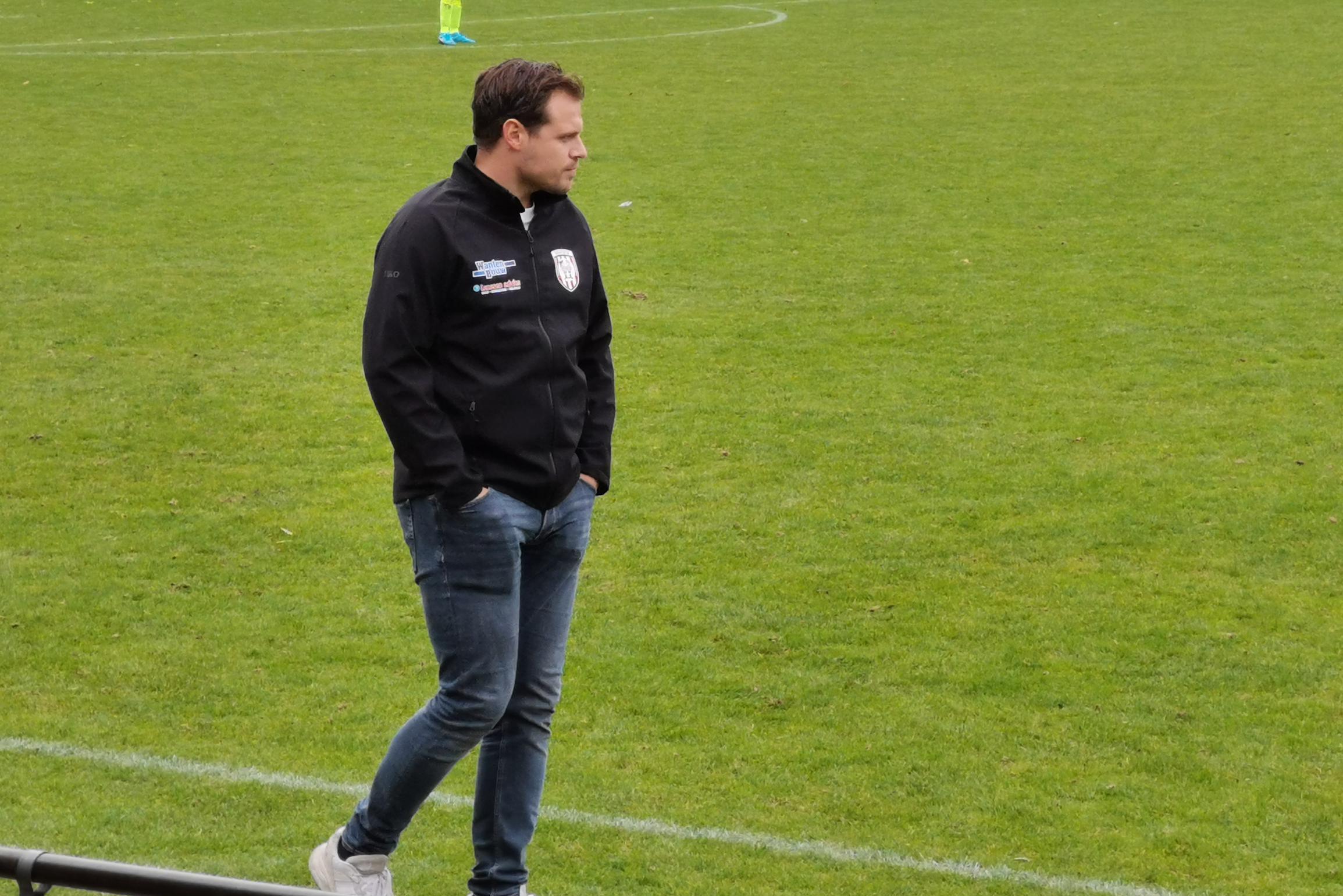 Sparta'18-coach Chesron Geuns wil op de lange termijn naar de tweede klasse: ‘We moeten na de winter