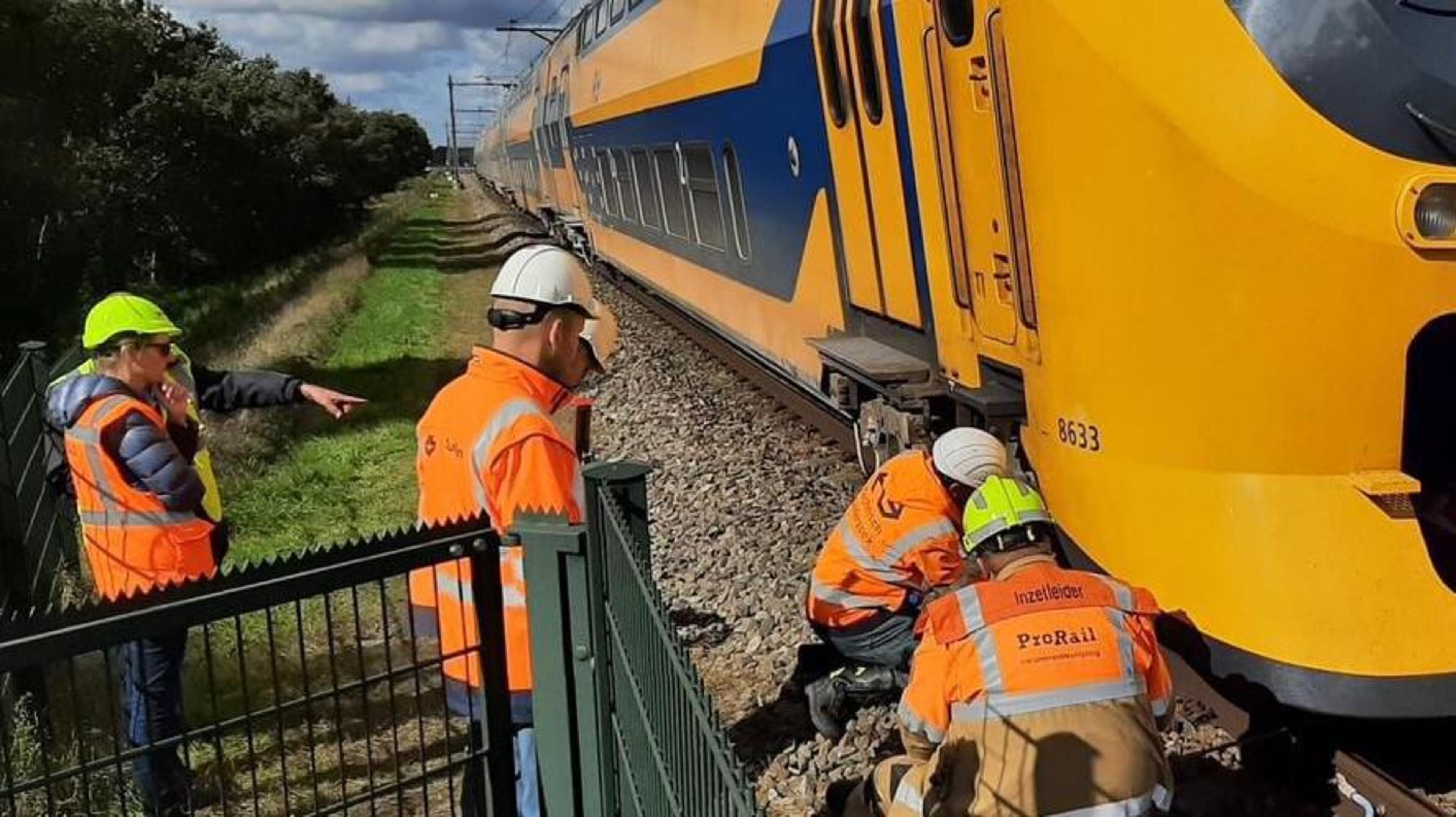 Video: Ontsporing trein tussen Weert en Kelpen-Oler door aanrijding met spoorstaaf