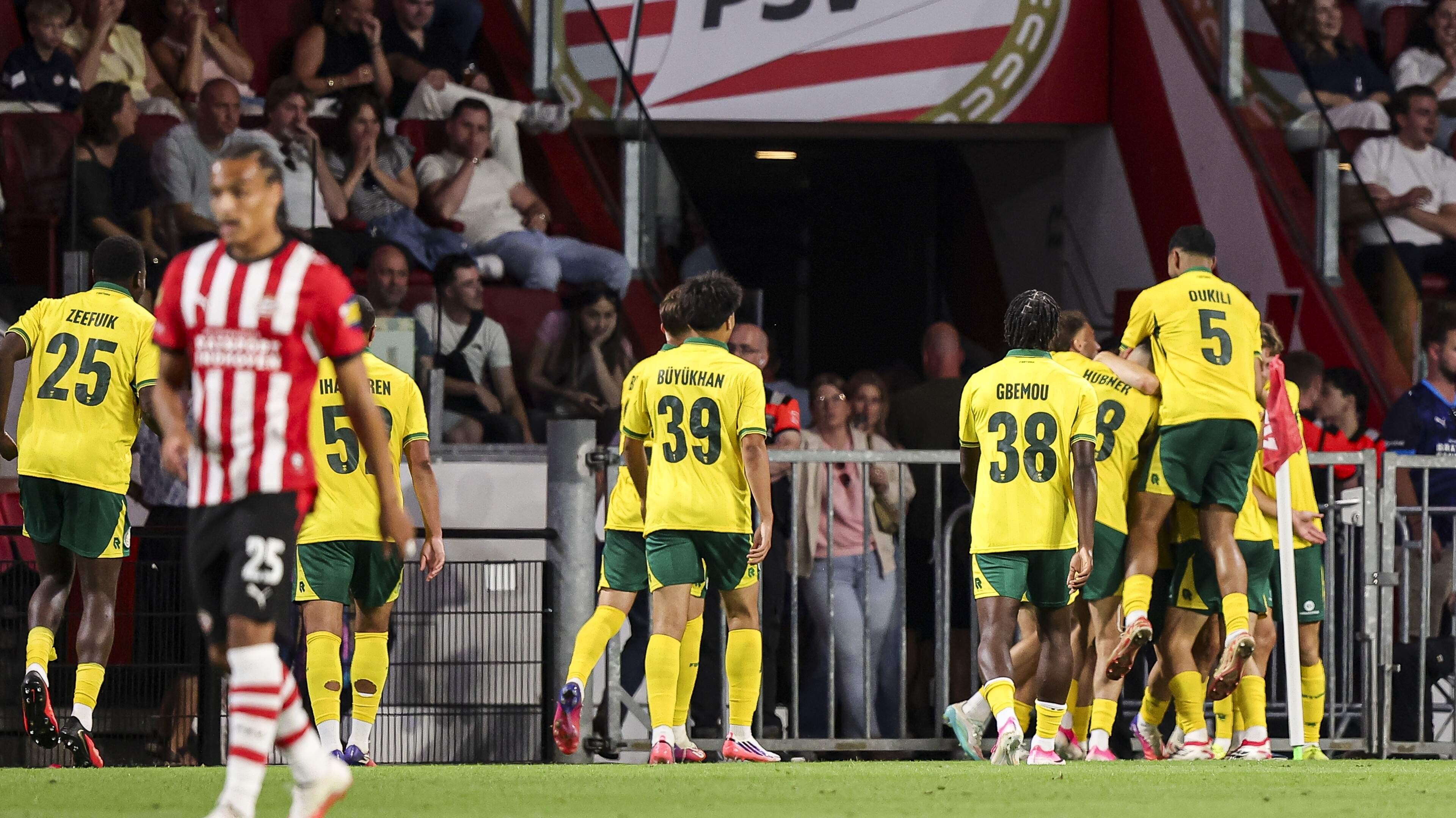 Historische competitiestart voor Fortuna Sittard, dat diep in blessuretijd voor de vierde keer ooit 