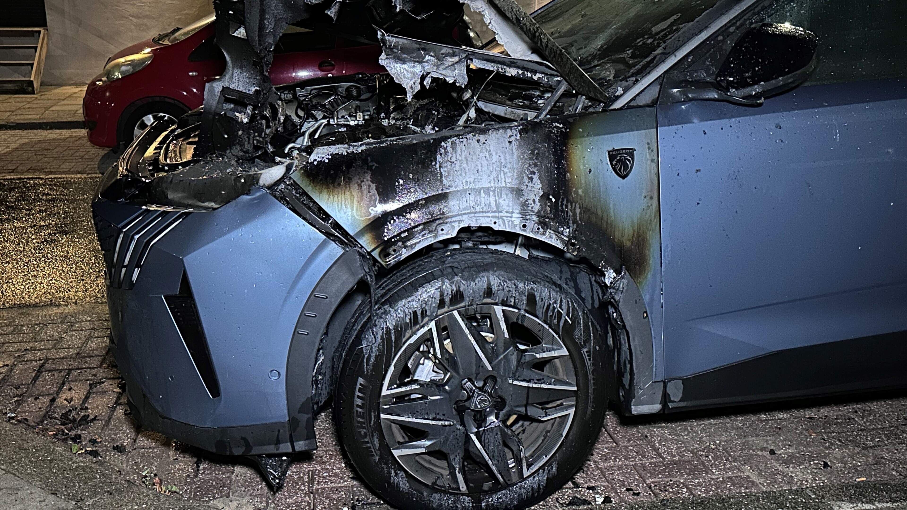 Auto vat vlam in Hoensbroek