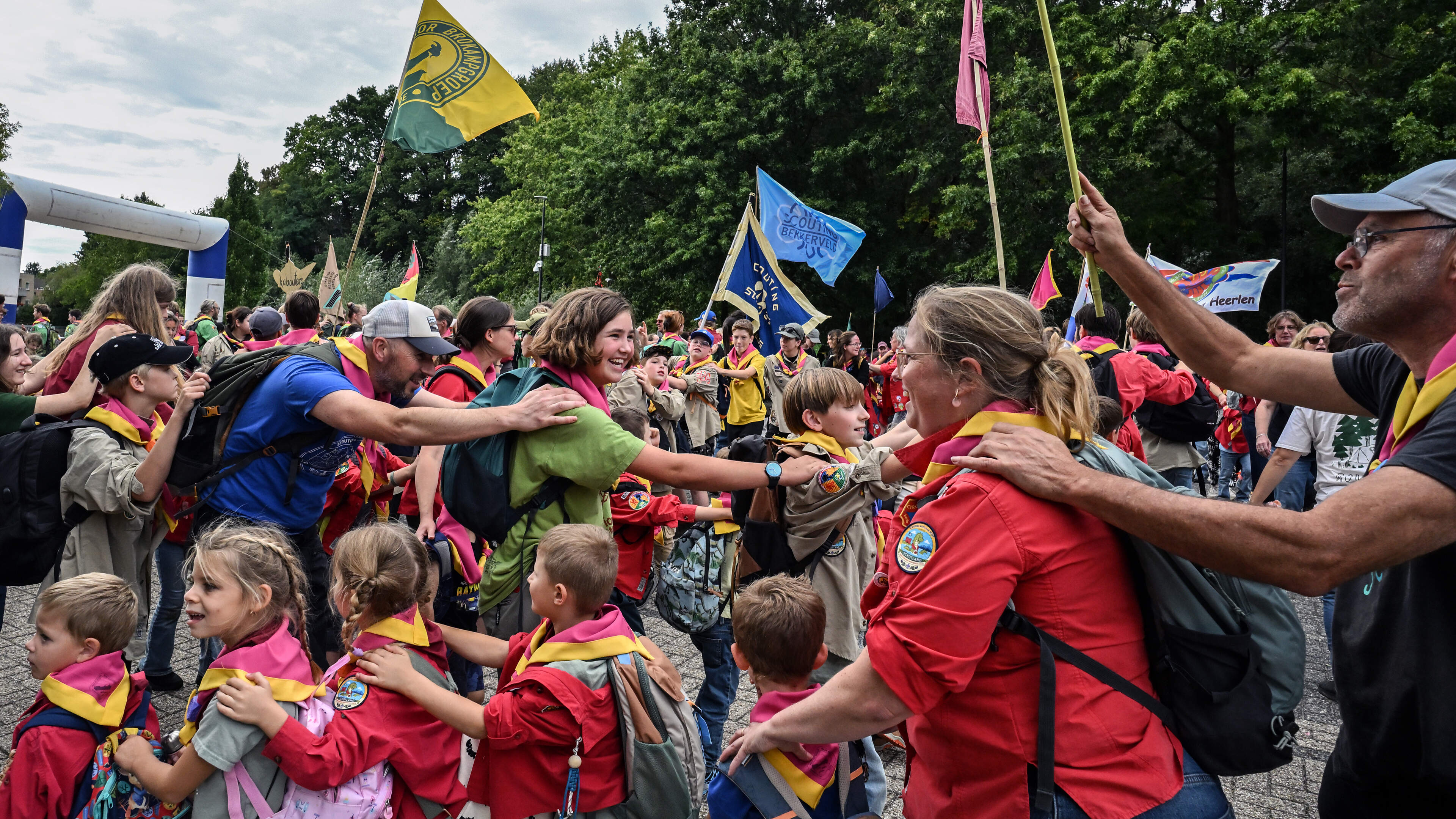 ‘Wereldrecord’ polonaise door ruim 1000 scouts tijdens Scoutifestatie in Simpelveld: ‘Het is niet zo