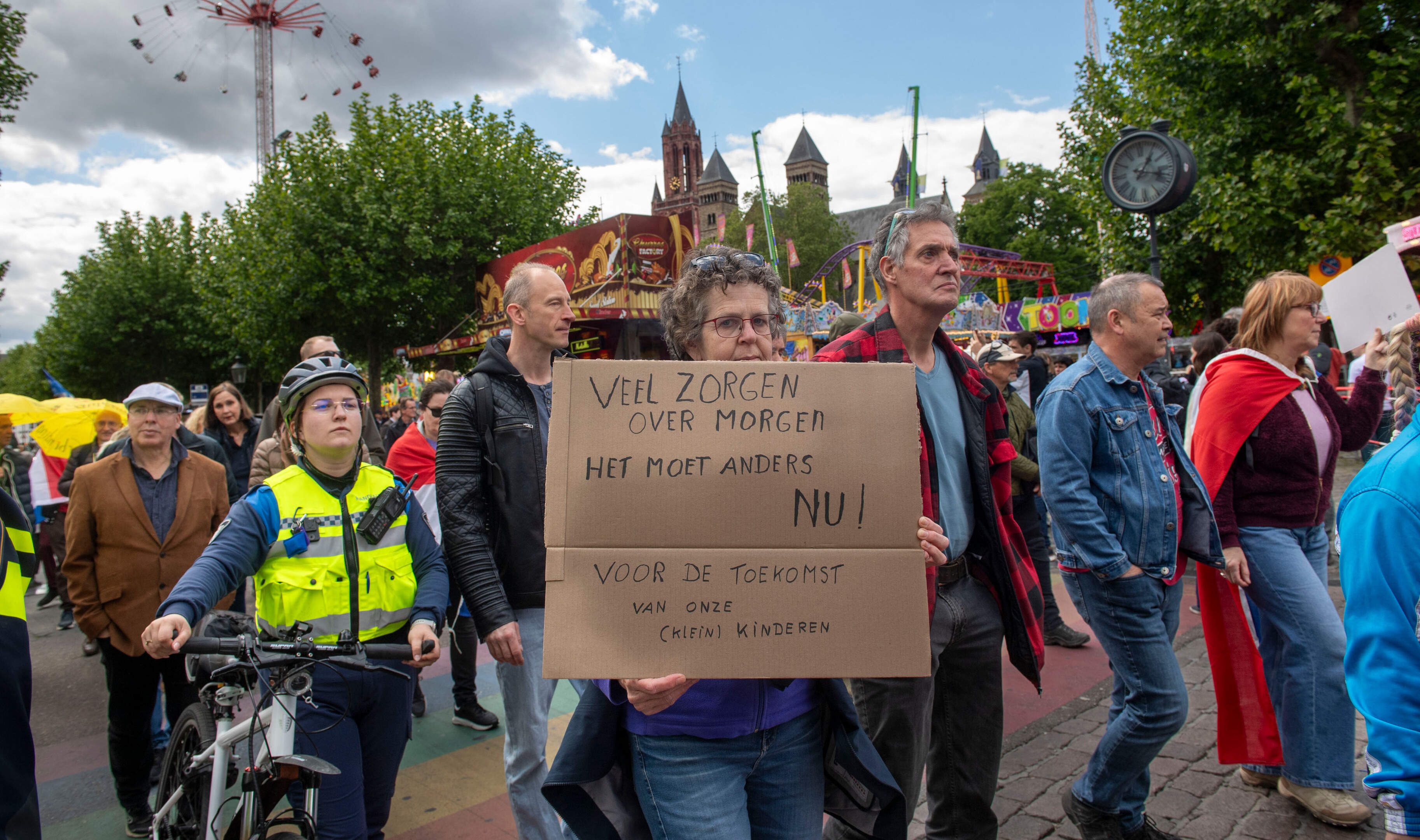 Denise (41) en vader Jan (65) uit Geleen zijn ‘niet racistisch’, maar wel bezorgd over de toekomst: 