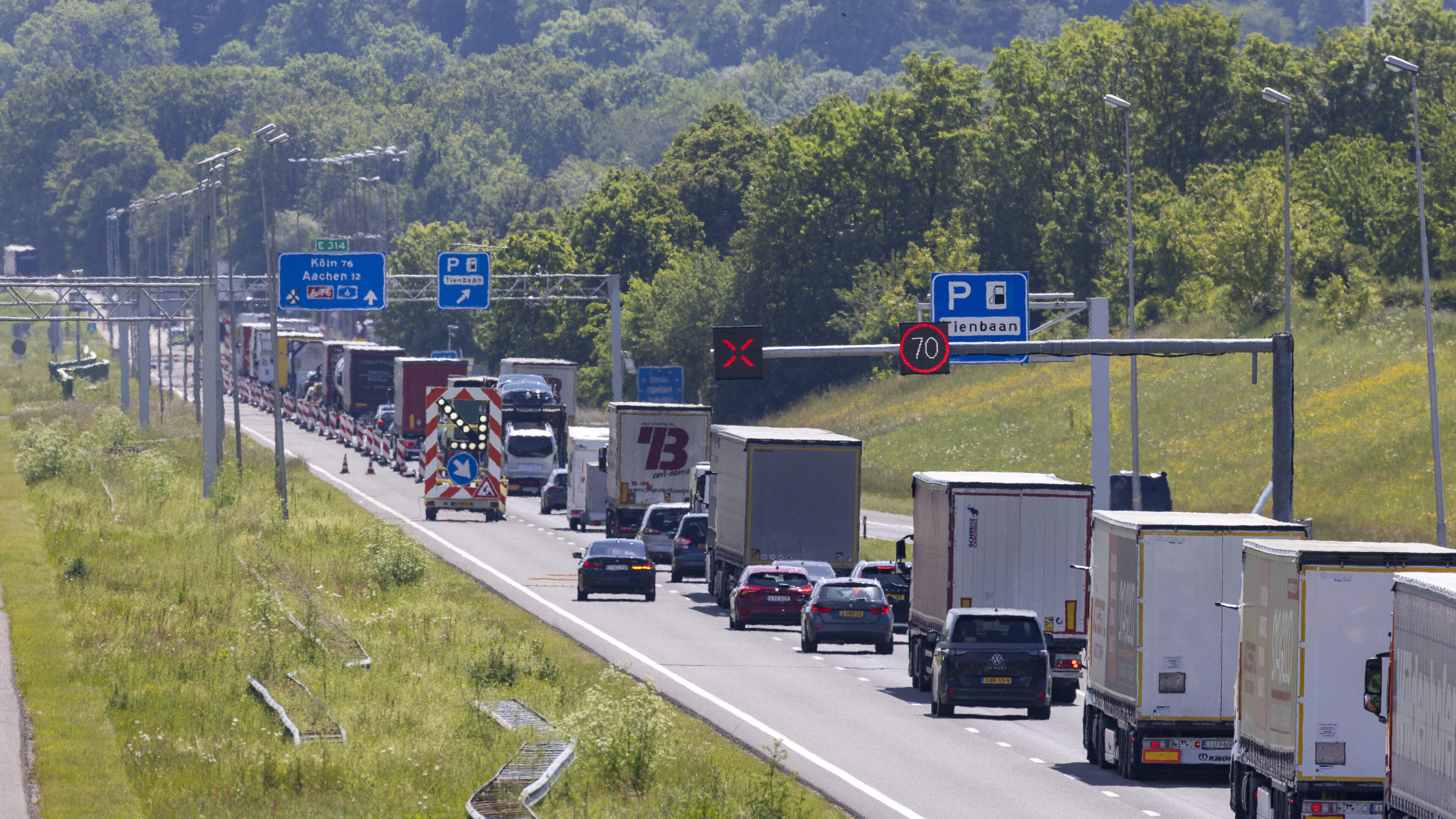 Fors meer ongelukken op Limburgse snelwegen tijdens Duitse grenscontroles