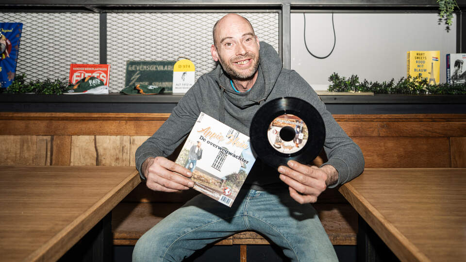 Afbeelding bij Richard uit Melderslo zong 25 jaar geleden op een winkelkratje en heet sindsdien Appie Hein: ‘Zelfs mijn eigen kinderen noemen me zo’