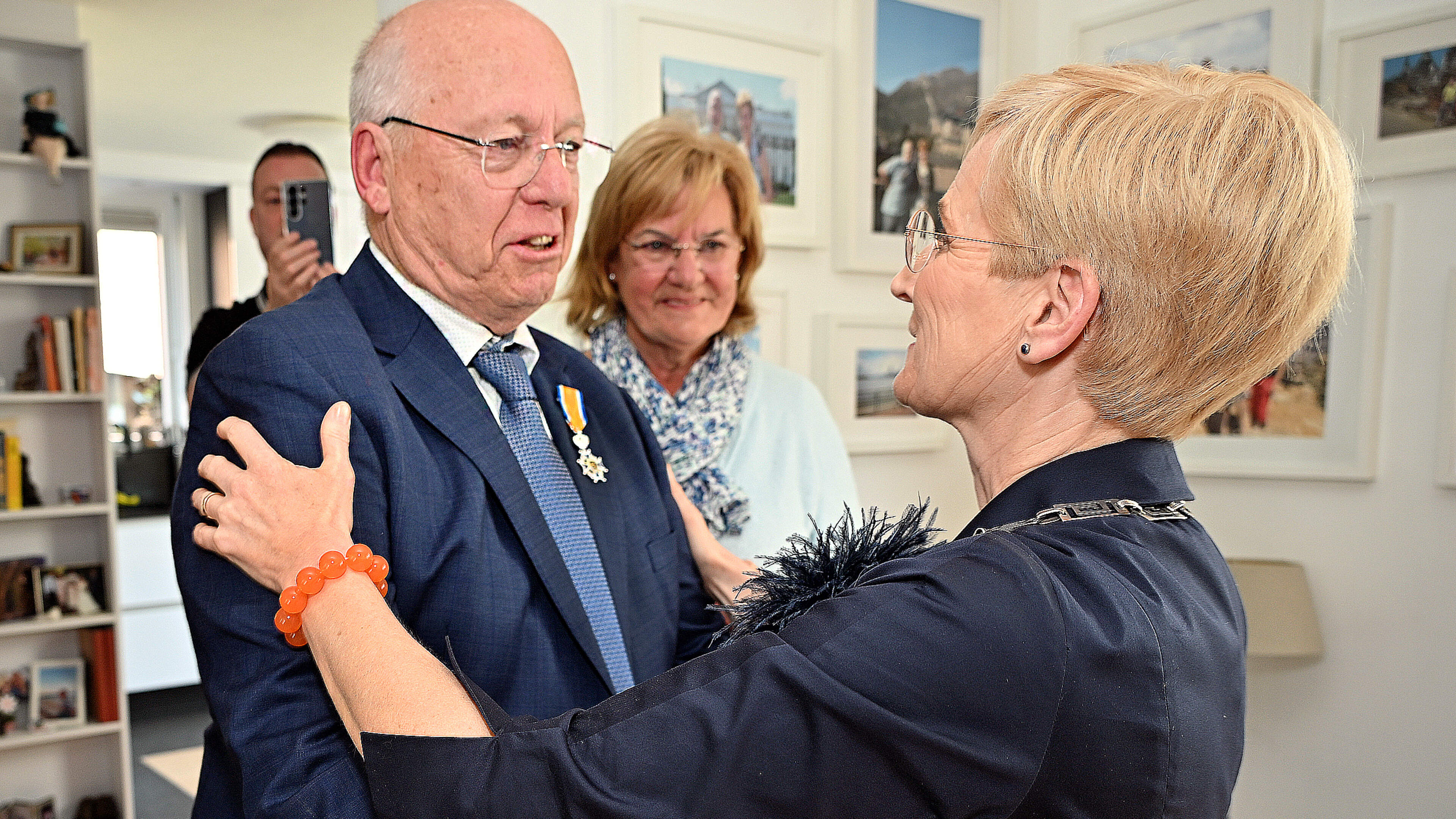 Vijf inwoners van Kerkrade koninklijk onderscheiden: lintjes voor oprichter Credohuis in Chevremont 