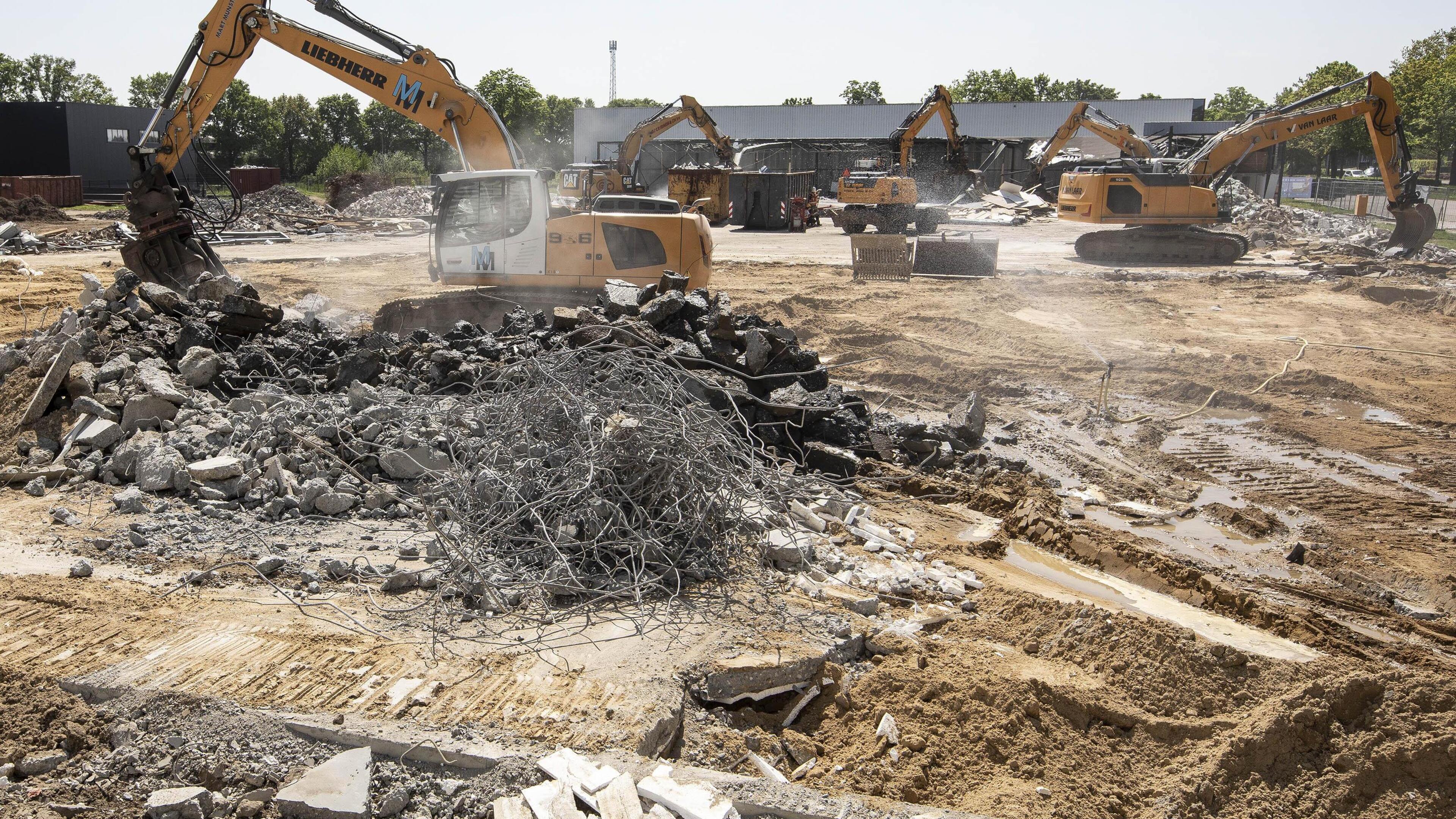 Vroegere Meubel Trade Centrum in Reuver tegen de vlakte
