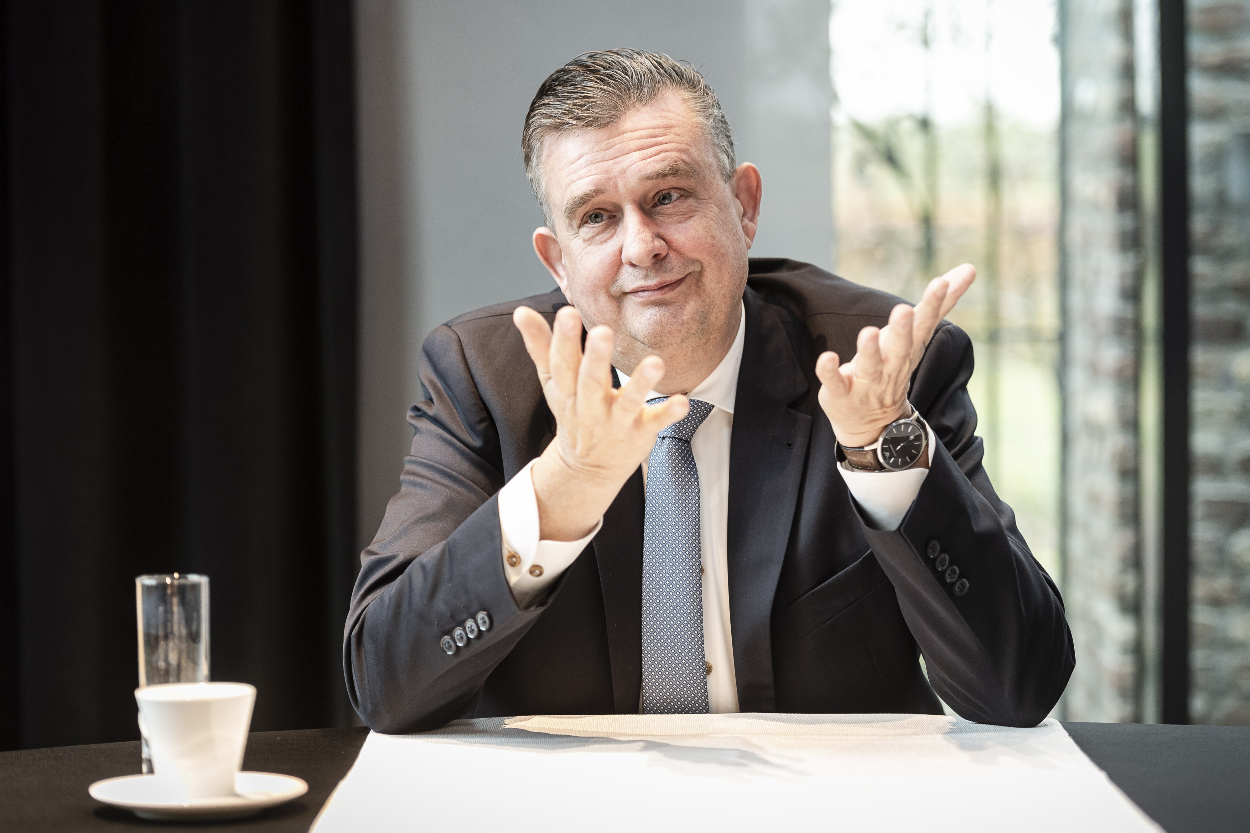 Roemer ‘laat zich informeren’ over door crimineel opgerichte regeringspartij Roerdalen
